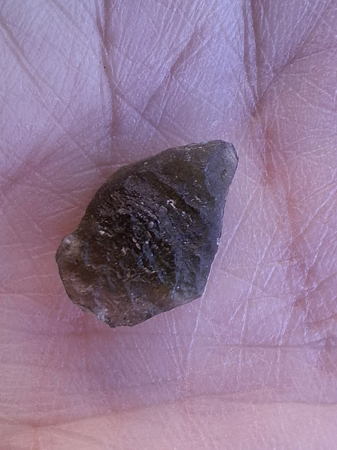 Moldavite Piece, 0.69g, Tektite (Ref: 1407)