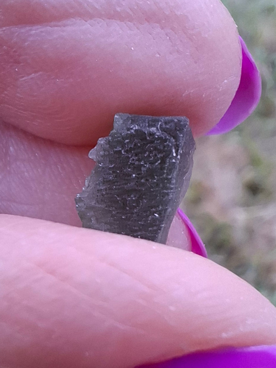 Moldavite Piece, 0.57g, Tektite (Ref: 1439)