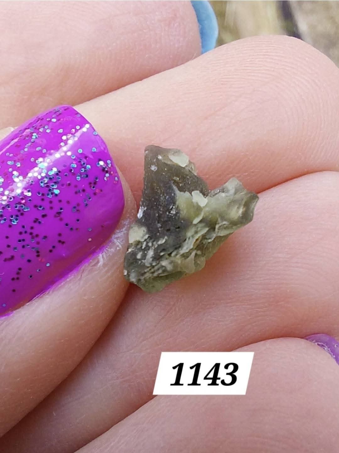 Moldavite Piece, 0.64g, Tektite (Ref: 1143)