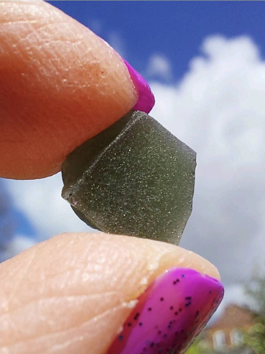 Moldavite Piece, 0.82g, Tektite (Ref: 1117)