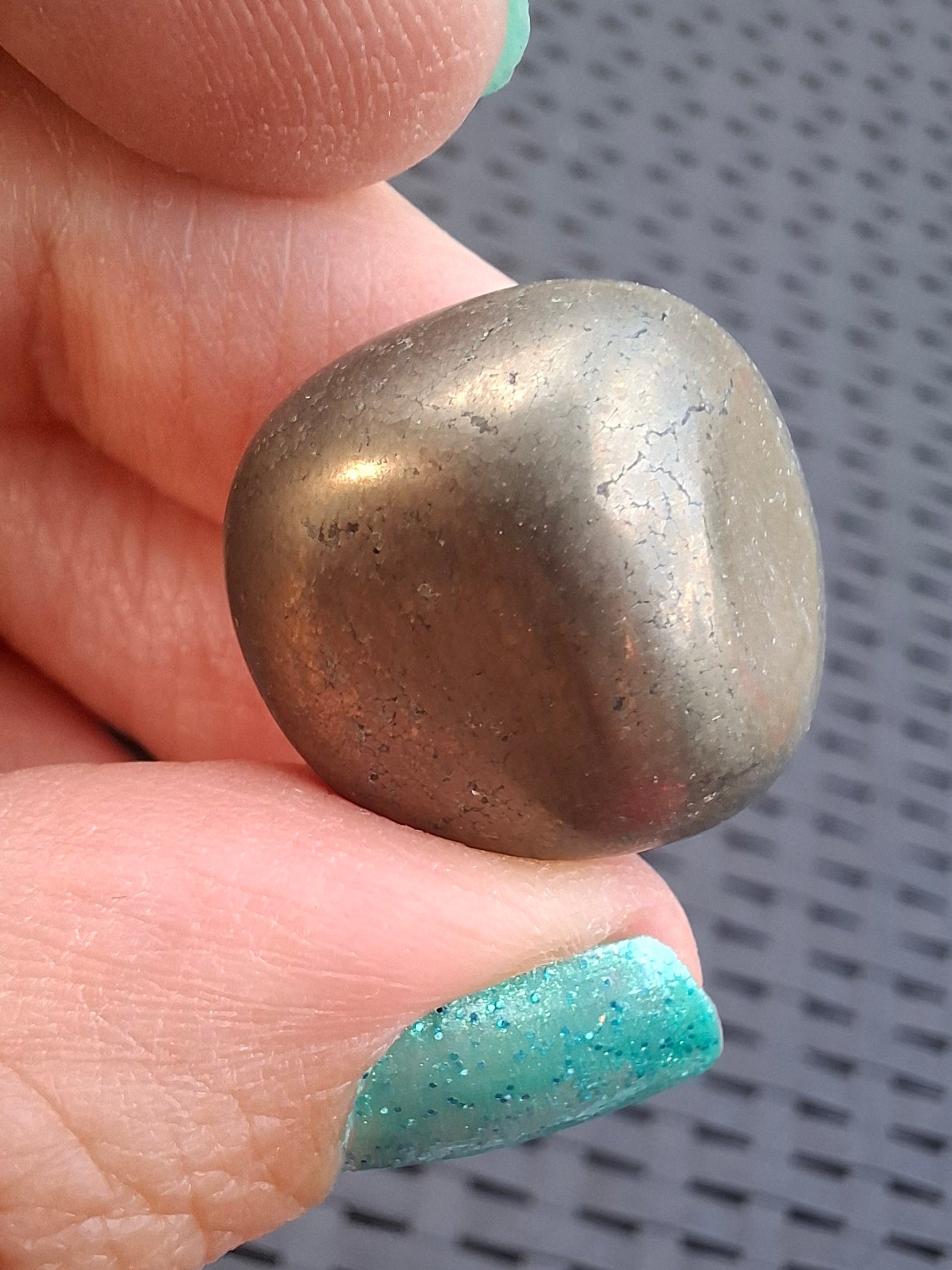Apache Gold Tumble Stone, Crystal (Ref: T231)
