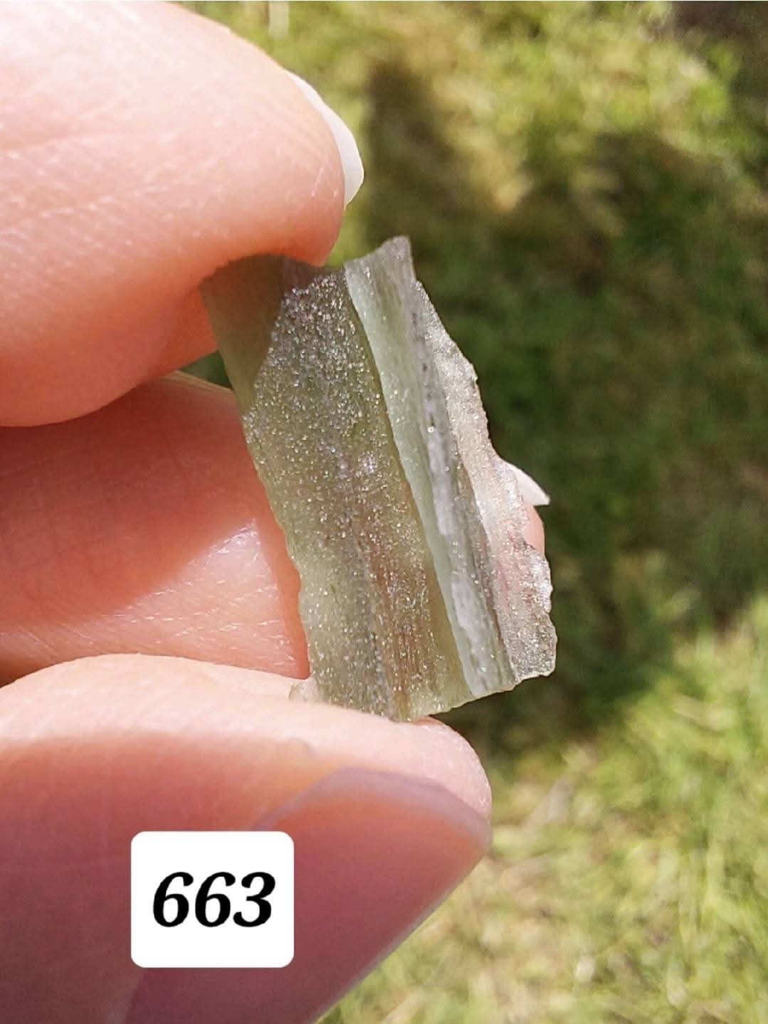 Moldavite Piece, 0.68g, Tektite (Ref: 663)