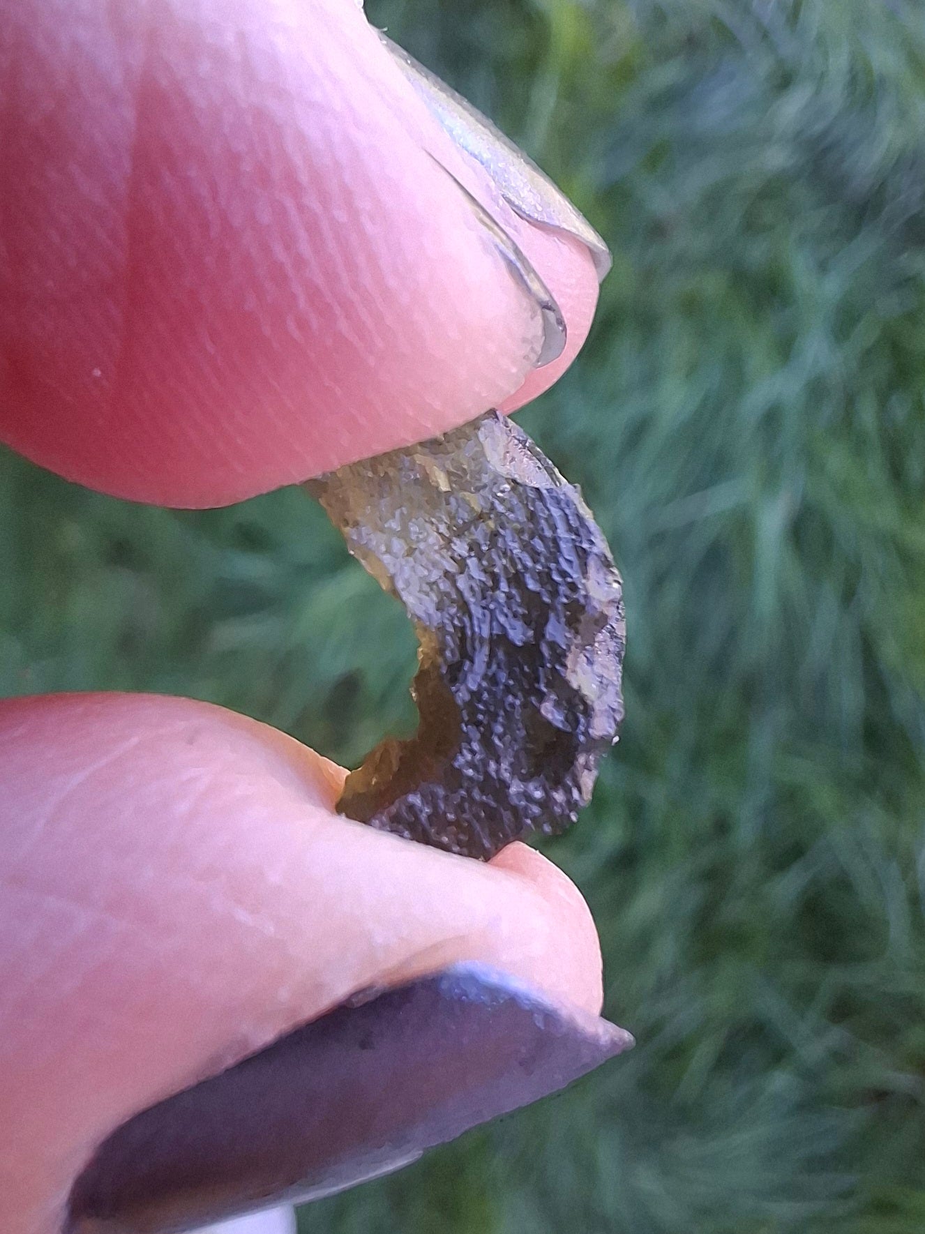 Moldavite Piece, 0.81g, Tektite (Ref: 1400)