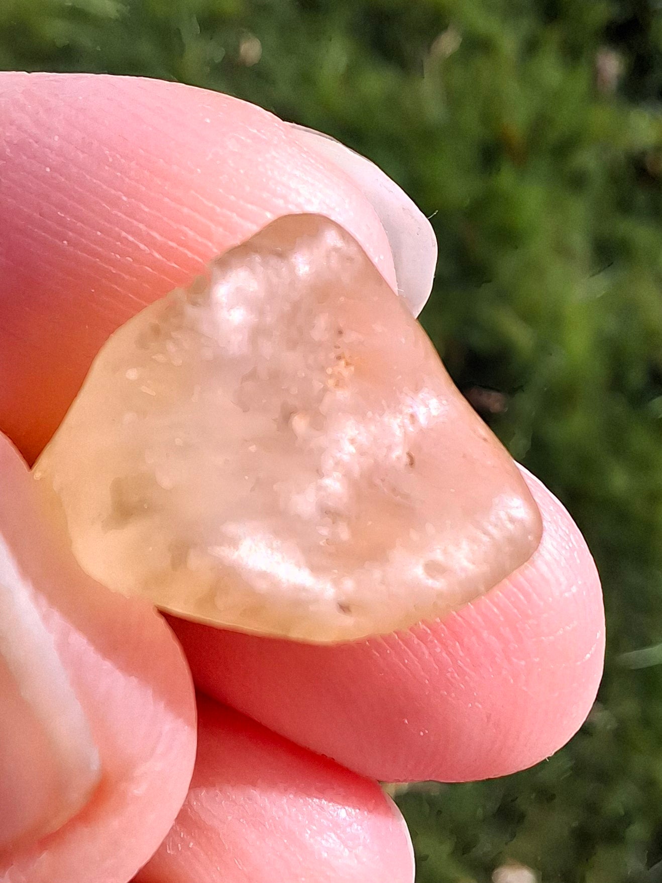 Libyan Desert Glass small Piece, 2.11g, Tektite (Ref: L1345)