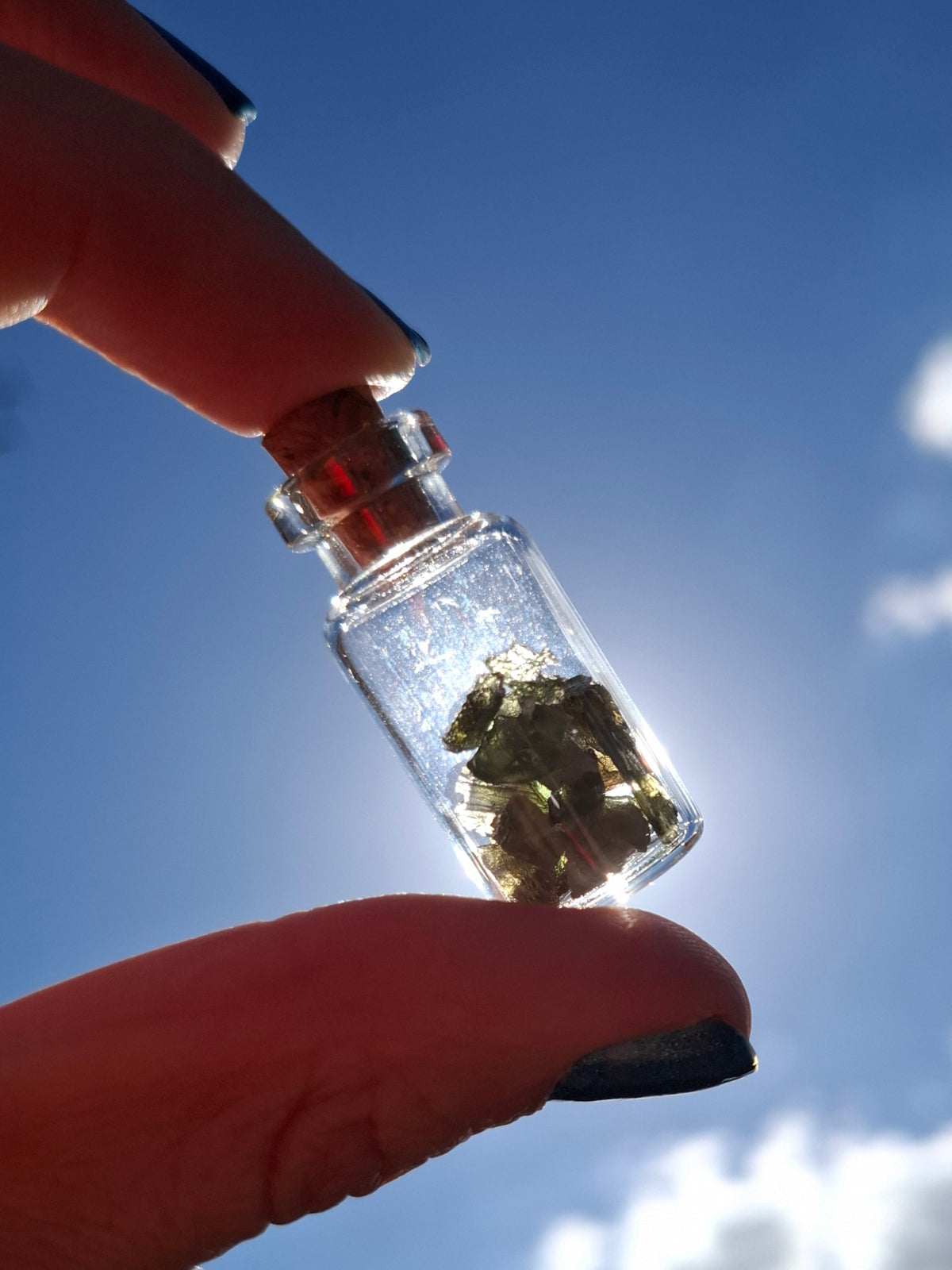 Moldavite Chips (2.00g) in 3ml Bottle, Tektite (Ref: B42)