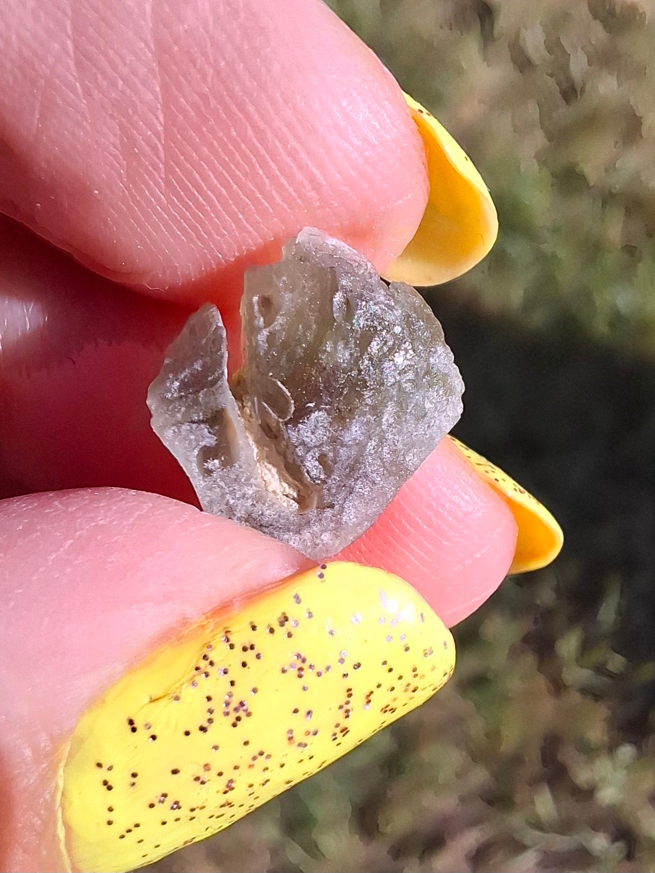 Moldavite Piece, 0.68g, Tektite (Ref: 1481)