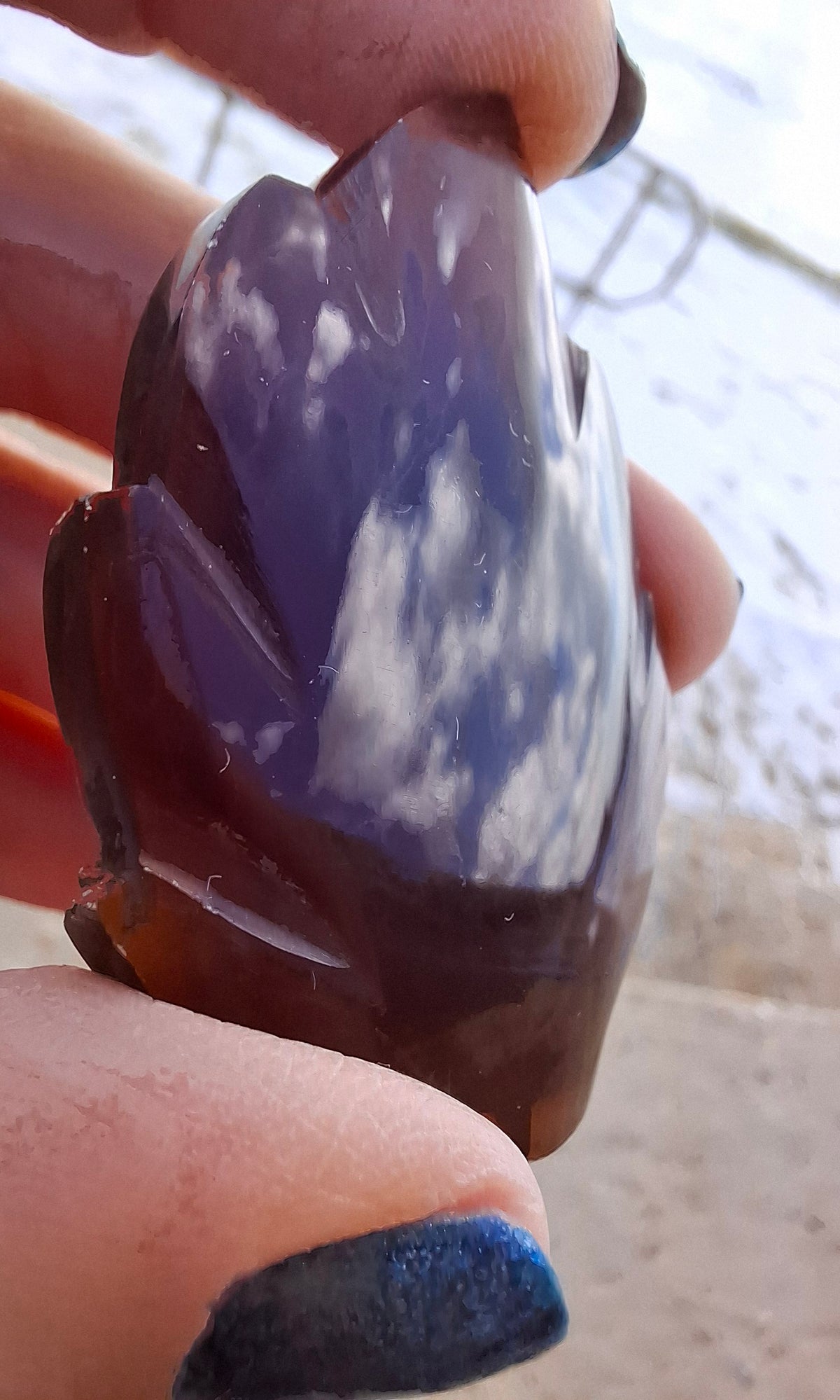 Red Amber Leaf Carving, 7.69g, Fossil (Ref: Leaf5)