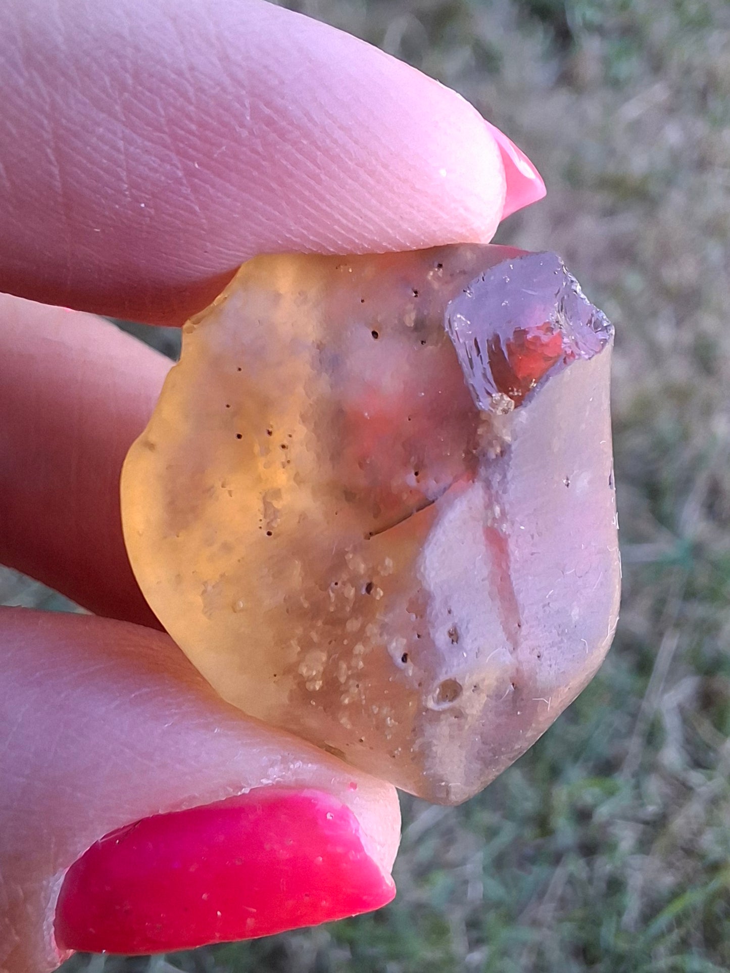 Libyan Desert Glass (darker) Piece, 6.82g, Tektite (Ref: L1365)