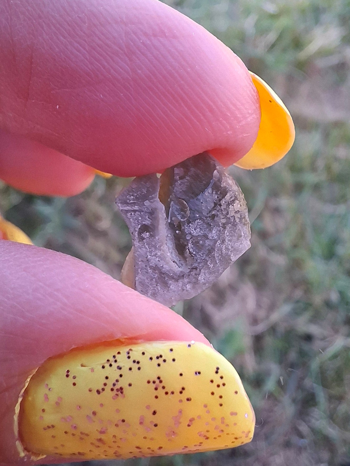Moldavite Piece, 0.68g, Tektite (Ref: 1481)