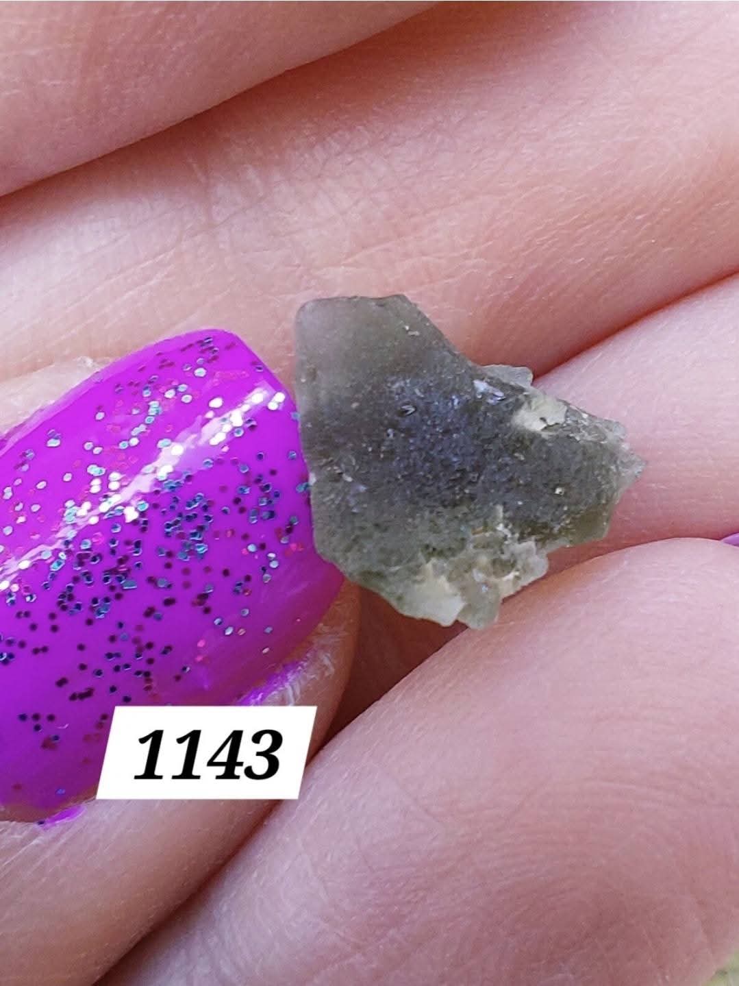 Moldavite Piece, 0.64g, Tektite (Ref: 1143)
