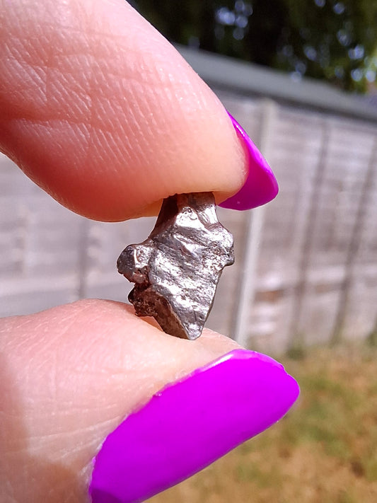 Campo del Cielo, 0.95g, Nickel Iron Meteorite (Ref: C2)