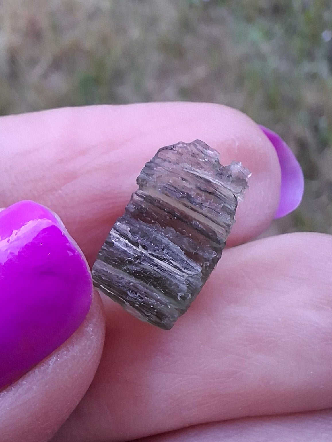 Moldavite Piece, 0.72g, Tektite (Ref: 1438)
