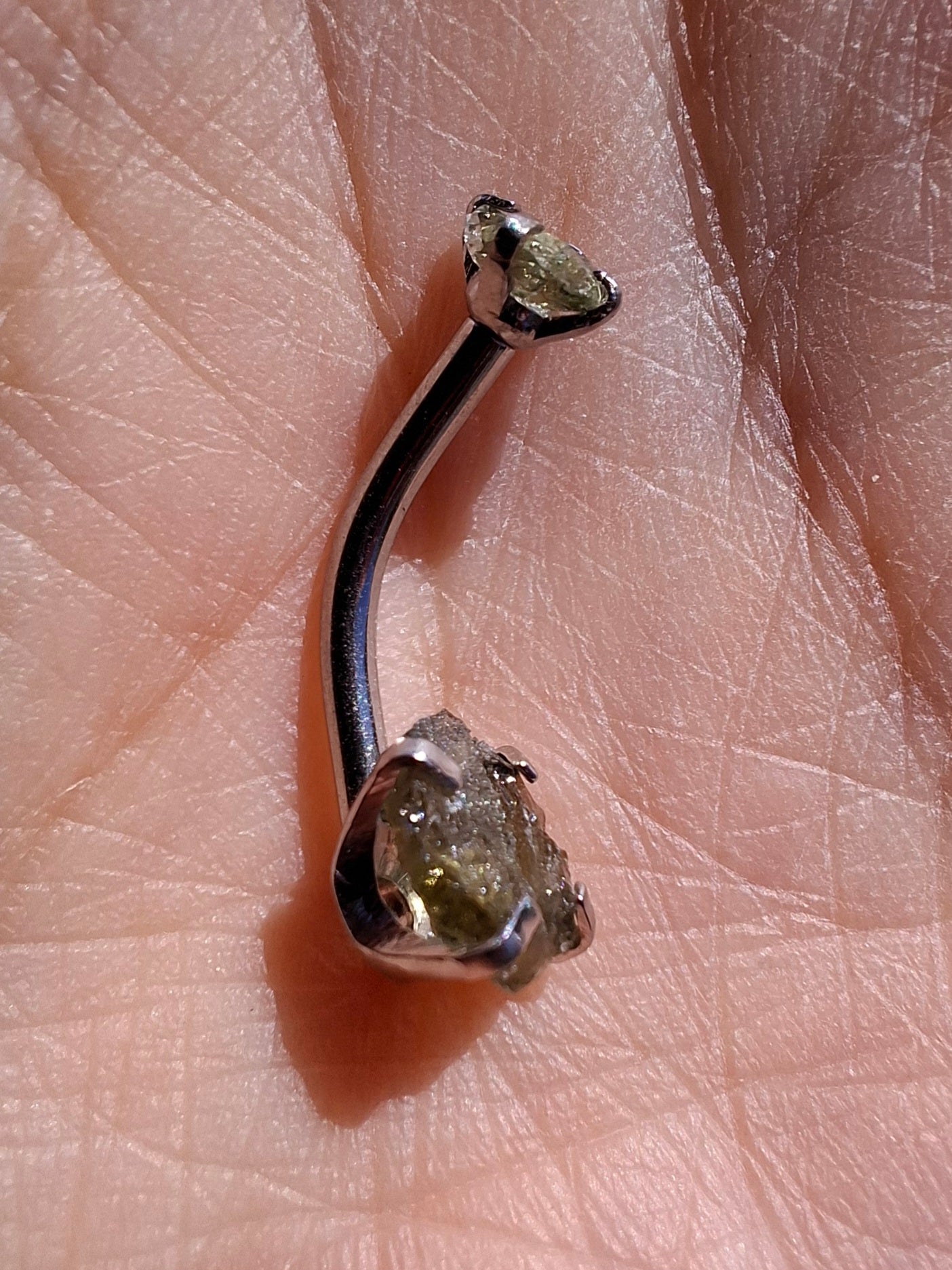 Moldavite (raw) BELLY BAR, 14G, Surgical Steel, Tektite (Ref: BB1)