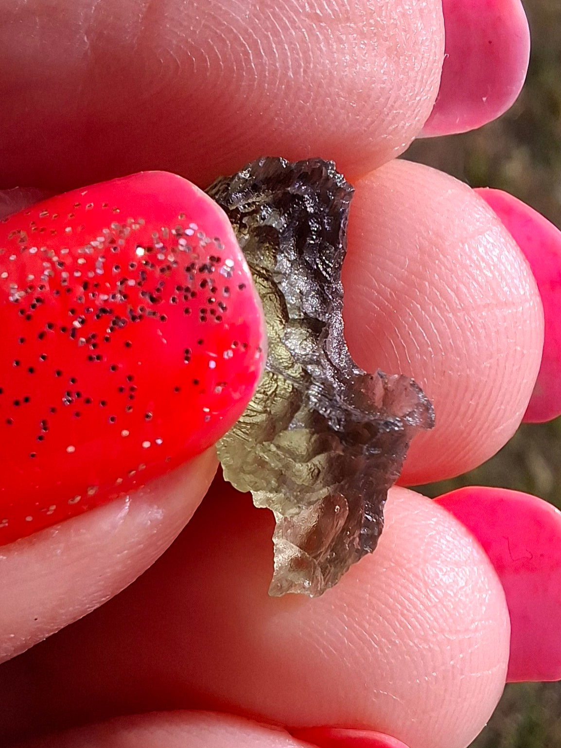 Moldavite Piece, 0.69g, Tektite (Ref: 1486)