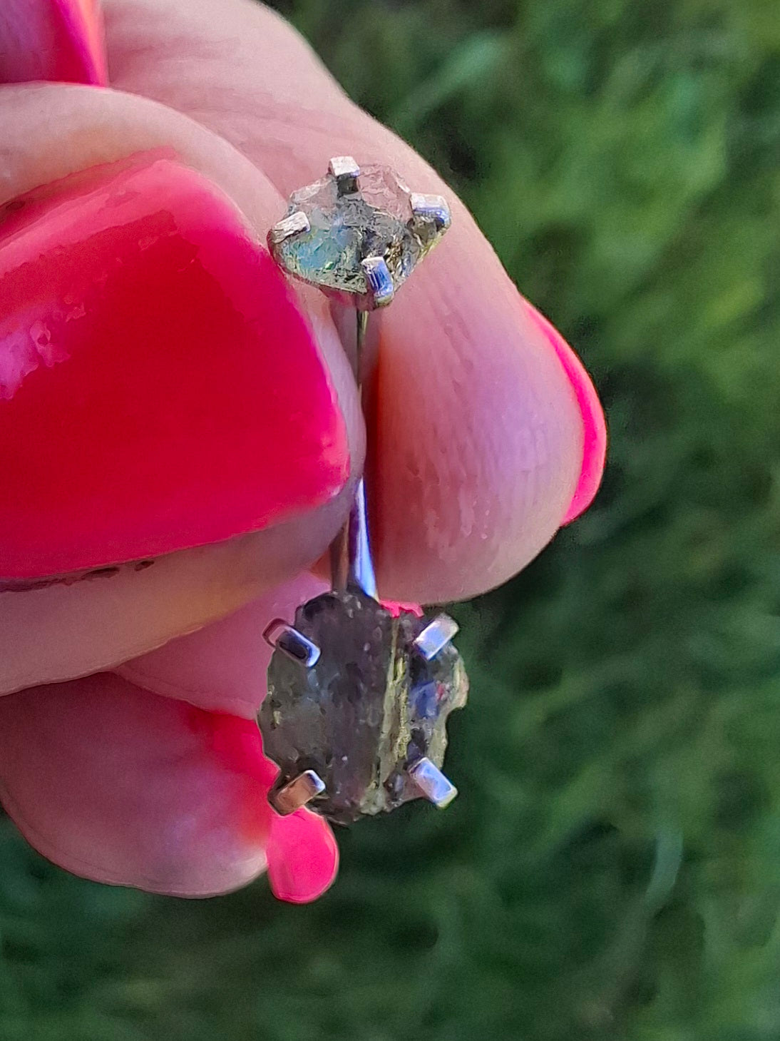 Moldavite (raw) BELLY BAR, 14G, Surgical Steel, Tektite (Ref: BB1)