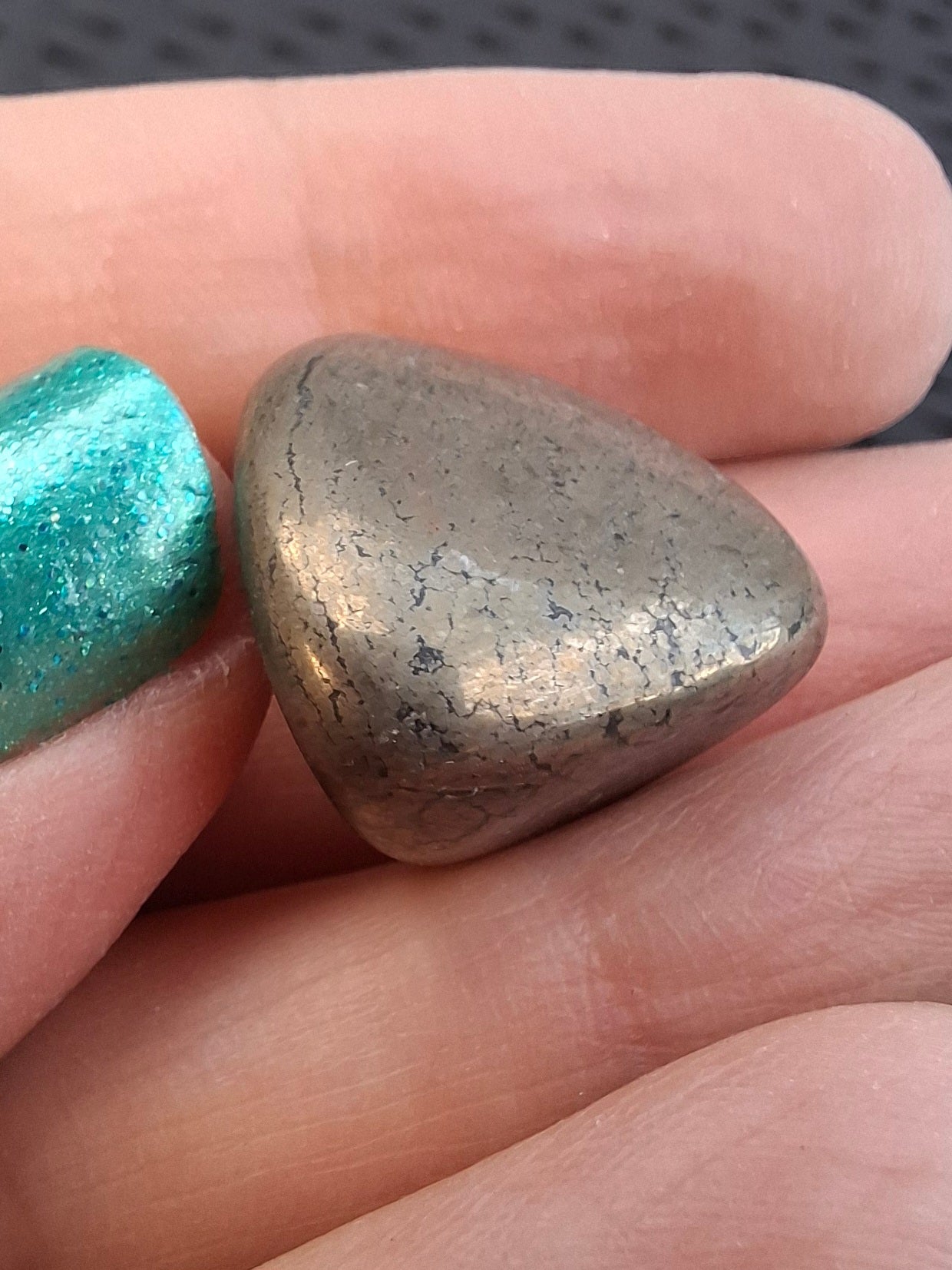 Apache Gold Tumble Stone, Crystal (Ref: T229)