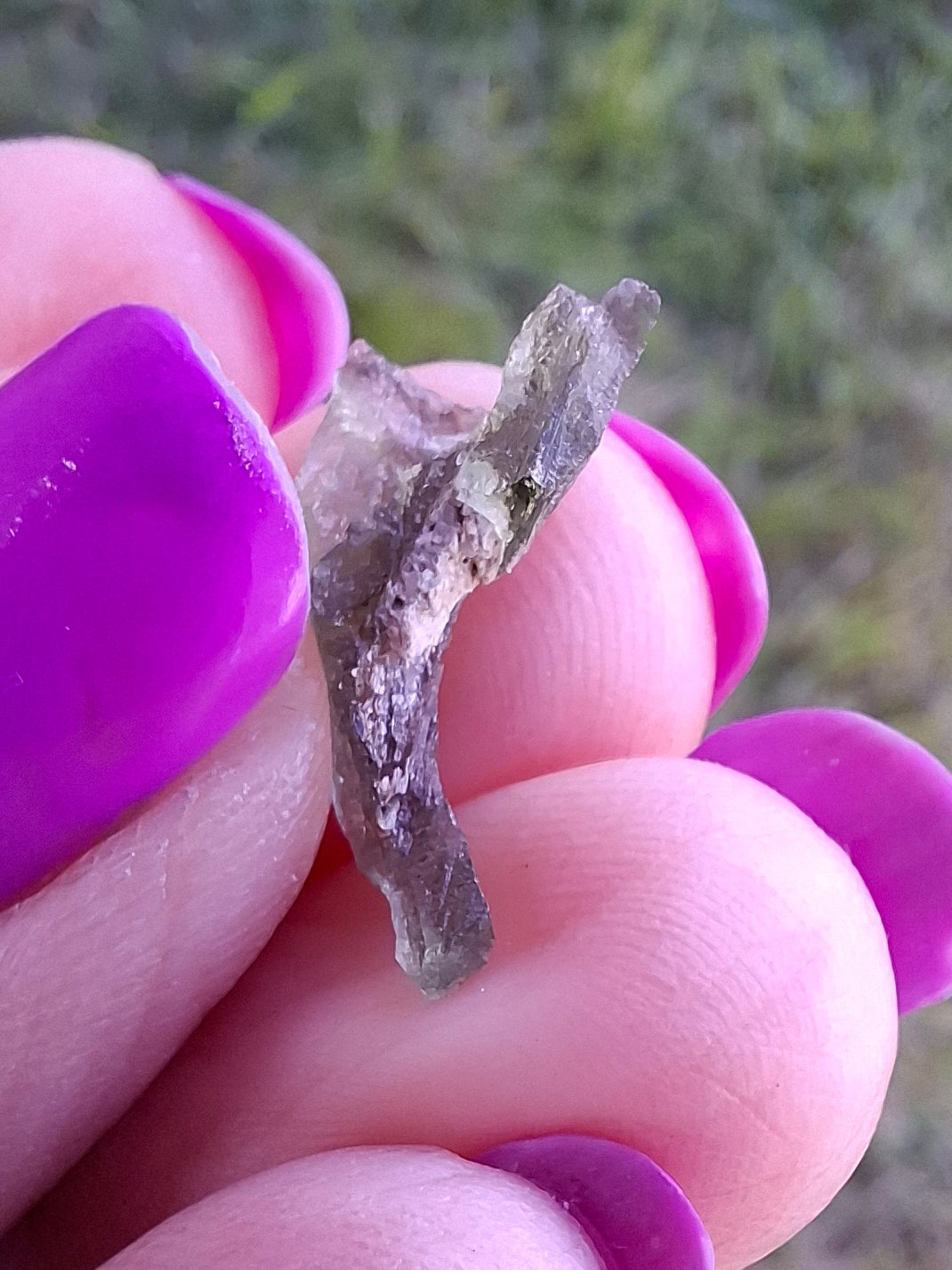 Moldavite Piece, 0.48g, Tektite (Ref: 1463)