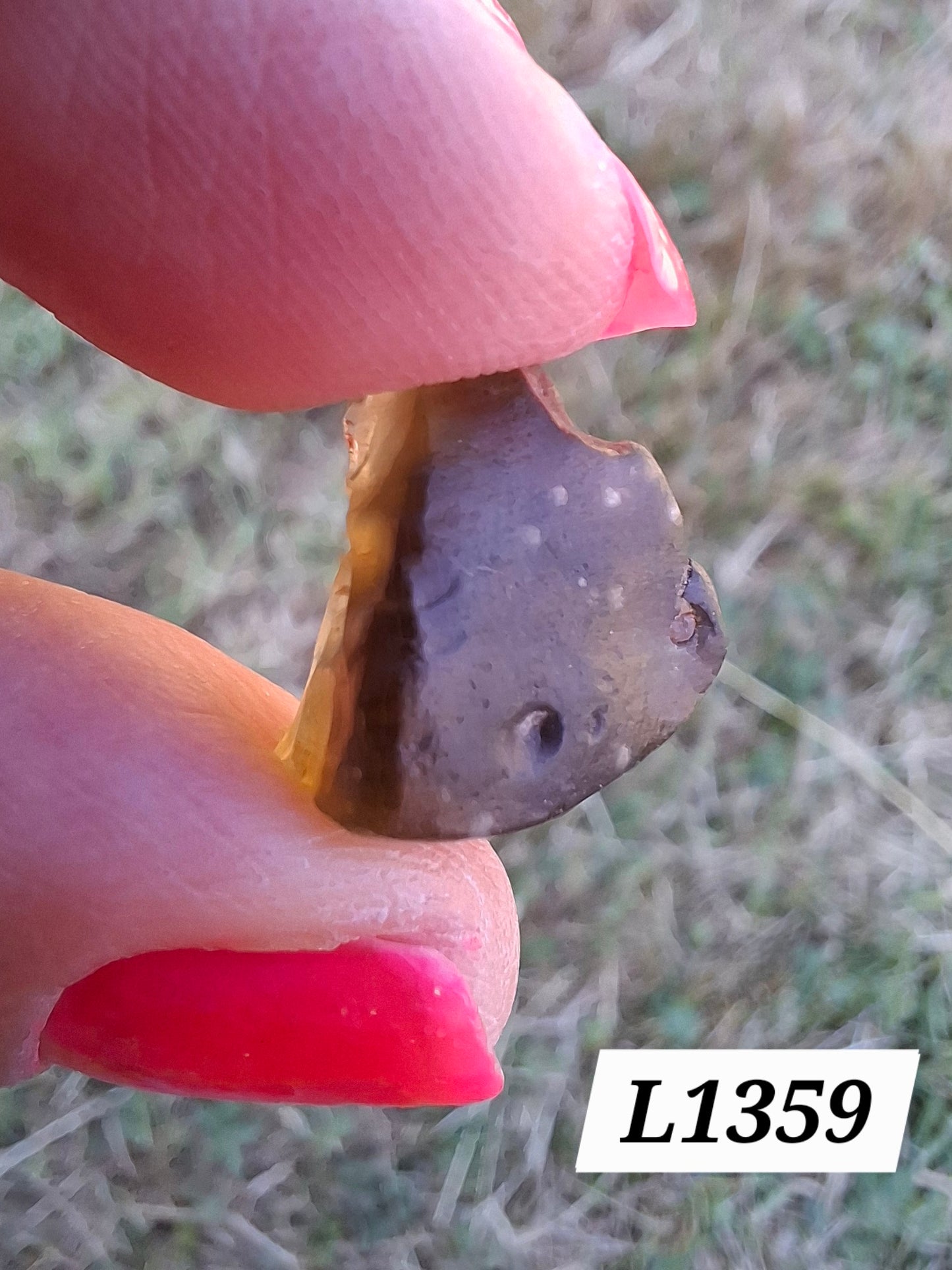 Libyan Desert Glass (darker) Piece, 2.29g, Tektite (Ref: L1359)