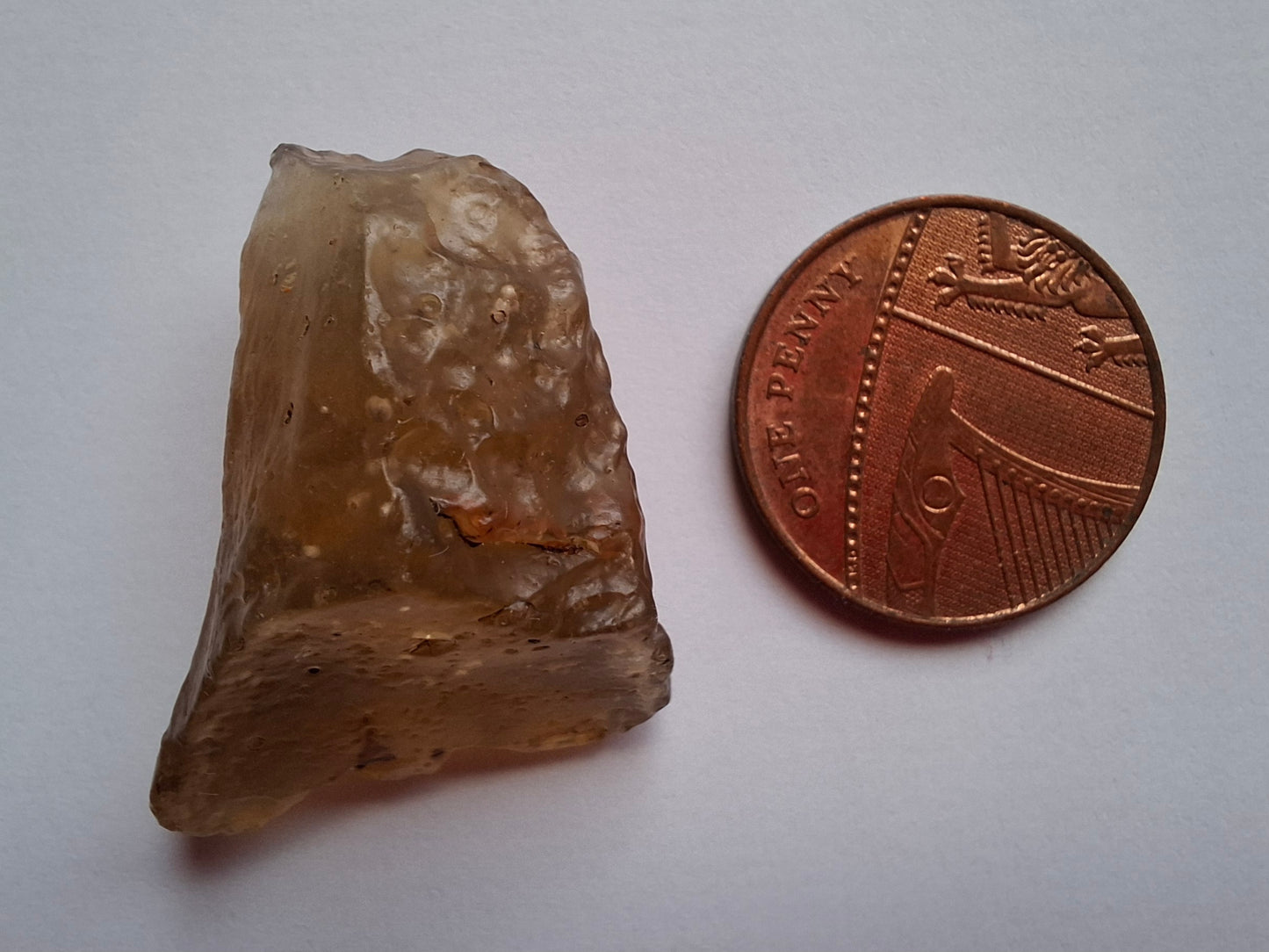 Libyan Desert Glass (darker) Piece, 7.36g, Tektite (Ref: L1357)