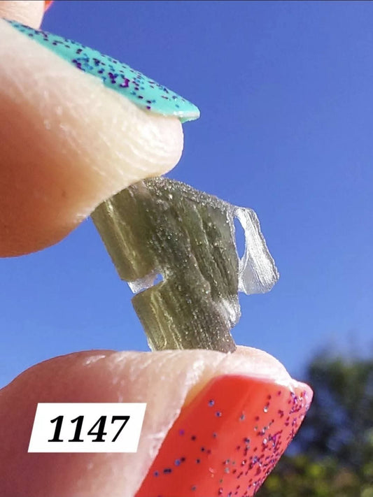 Moldavite Piece, 0.74g, Tektite (Ref: 1147)