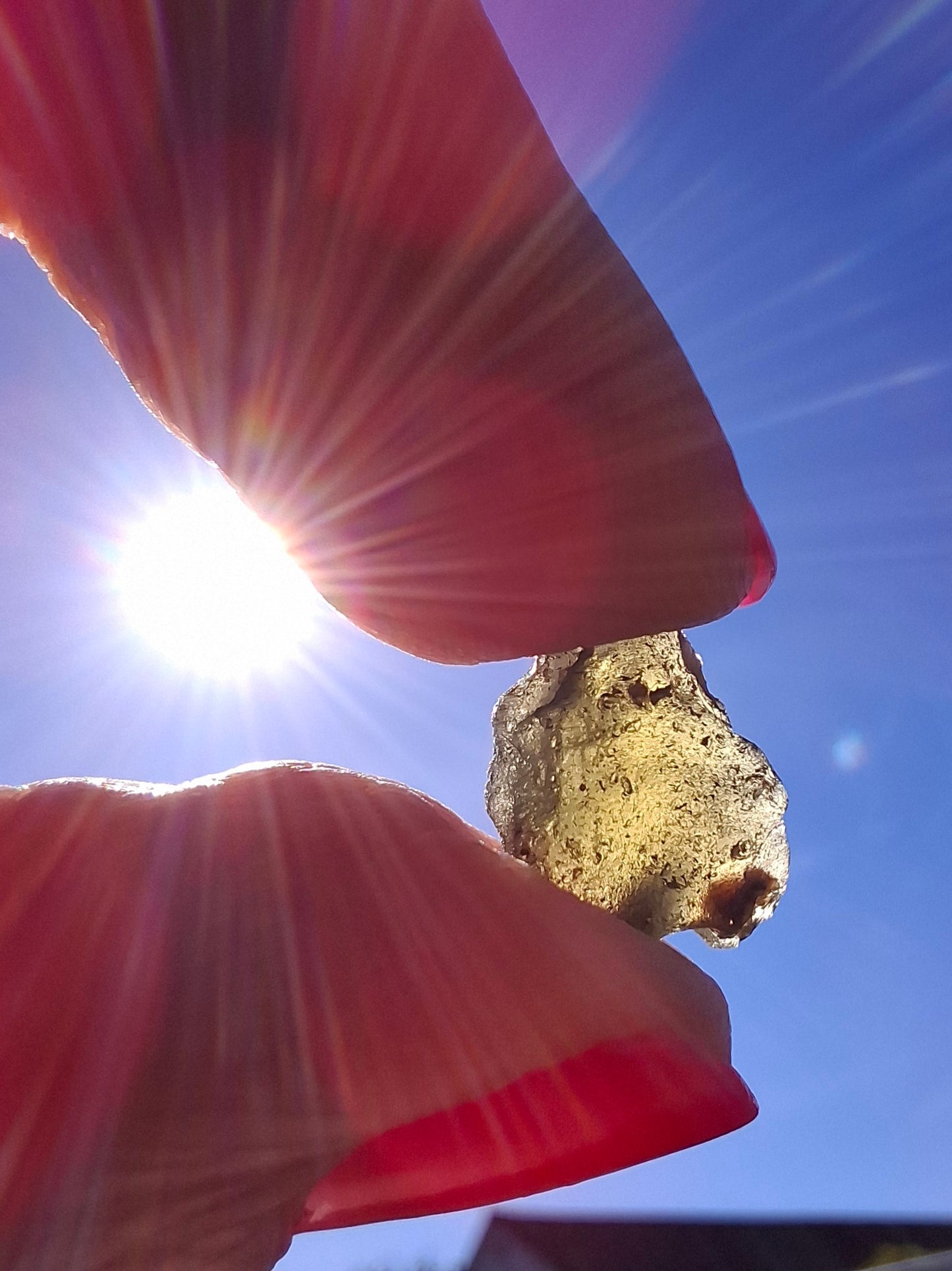 Moldavite Piece, 0.80g, Tektite (Ref: 1402)