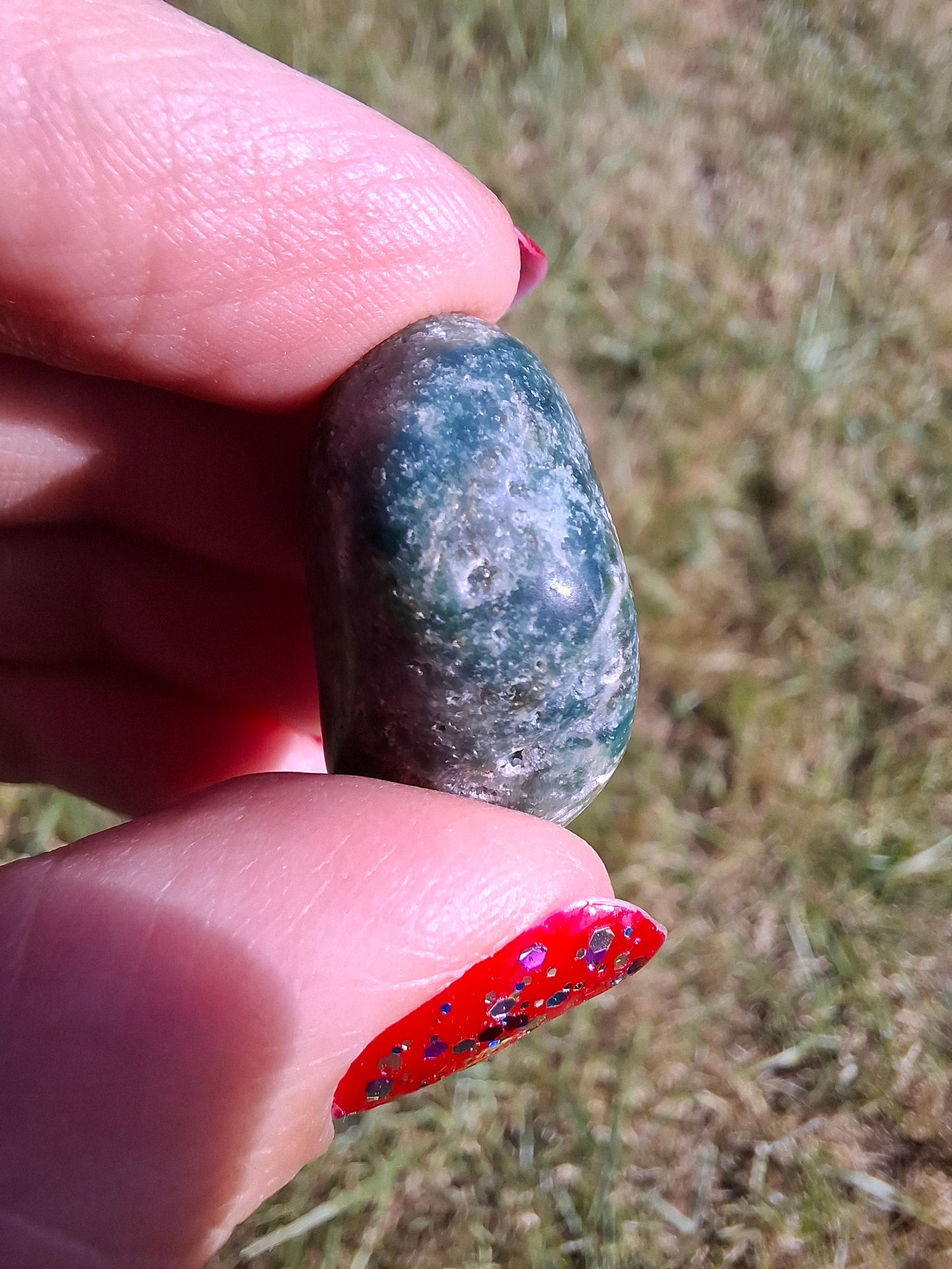 Green Moss Agate, Tumble Stone, Crystal (Ref: T172)