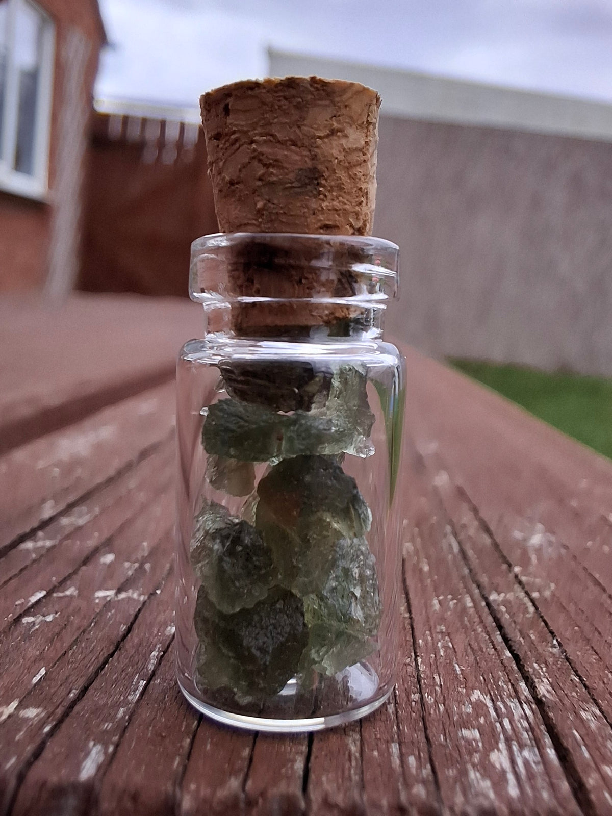 Moldavite Chips (1.00g) in 1ml Bottle, Tektite (Ref: B32)
