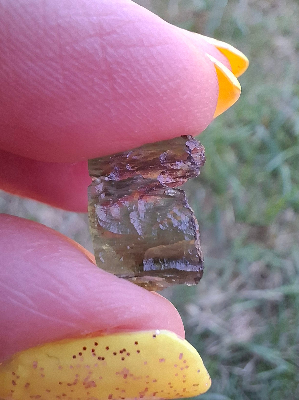 Moldavite Piece, 0.56g, Tektite (Ref: 1474)
