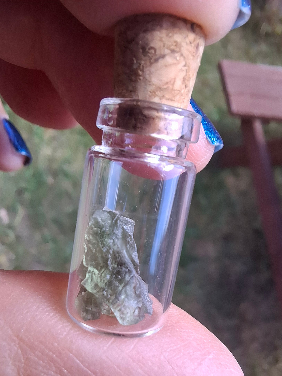 Moldavite chips (0.50g) in 1ml Bottle, Tektite (Ref: B20)