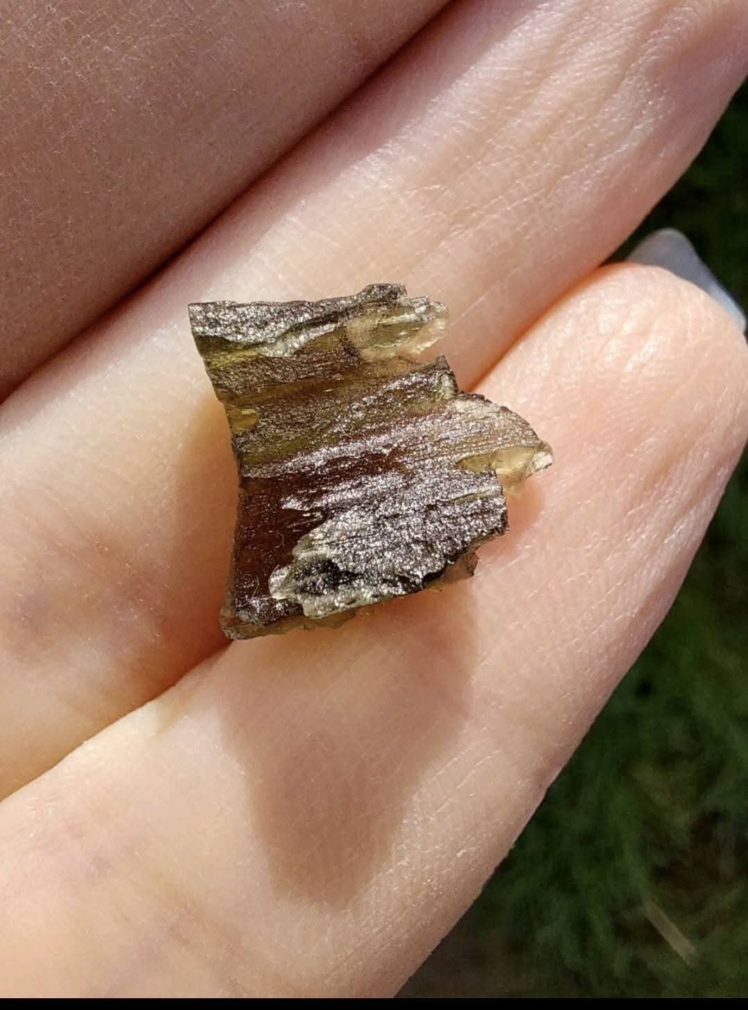Moldavite Piece, 0.75g, Tektite (Ref: 889a)