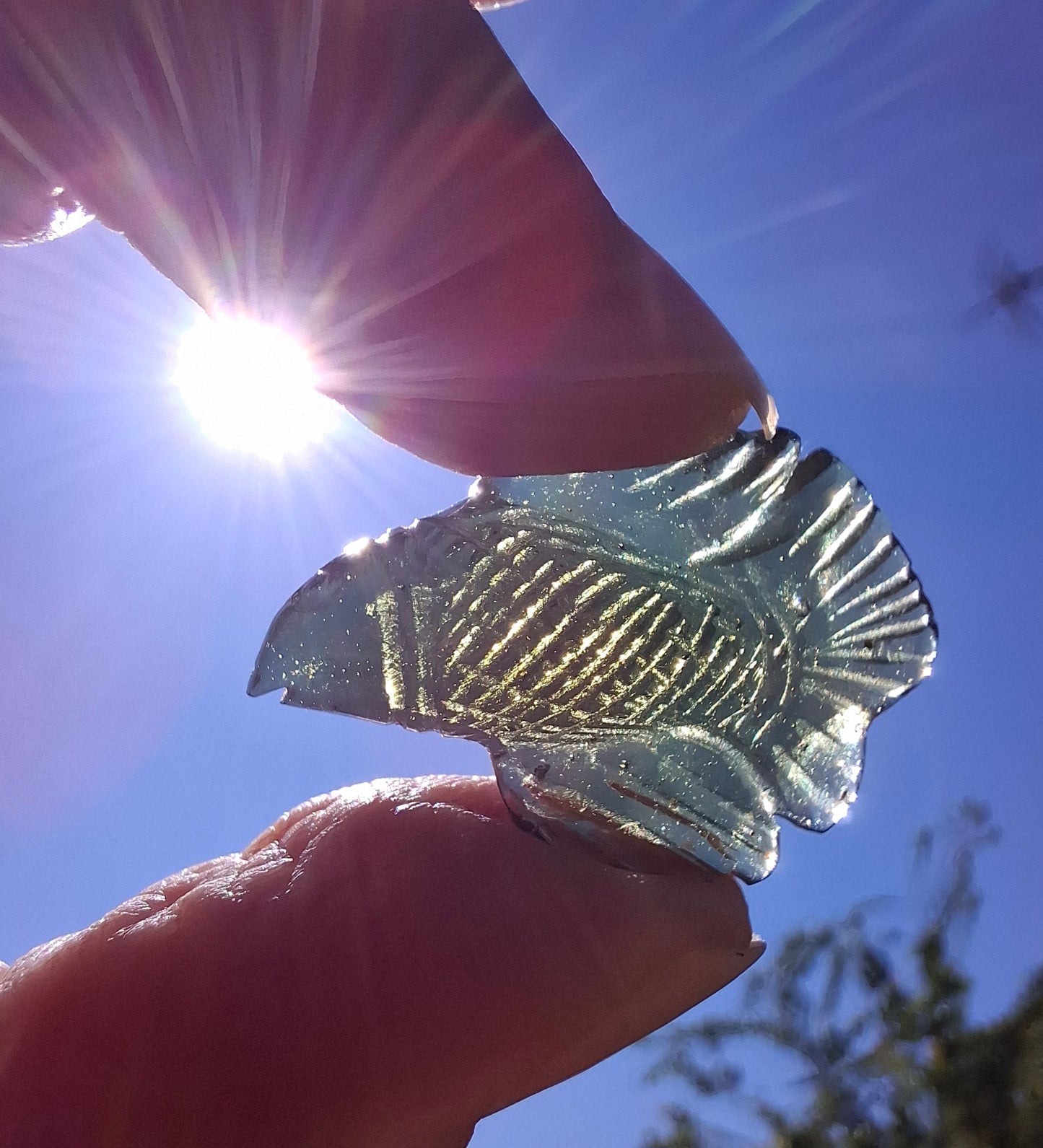Moldavite FISH carving, (flat back), 3.29g, Tektite (Ref: Fish9)