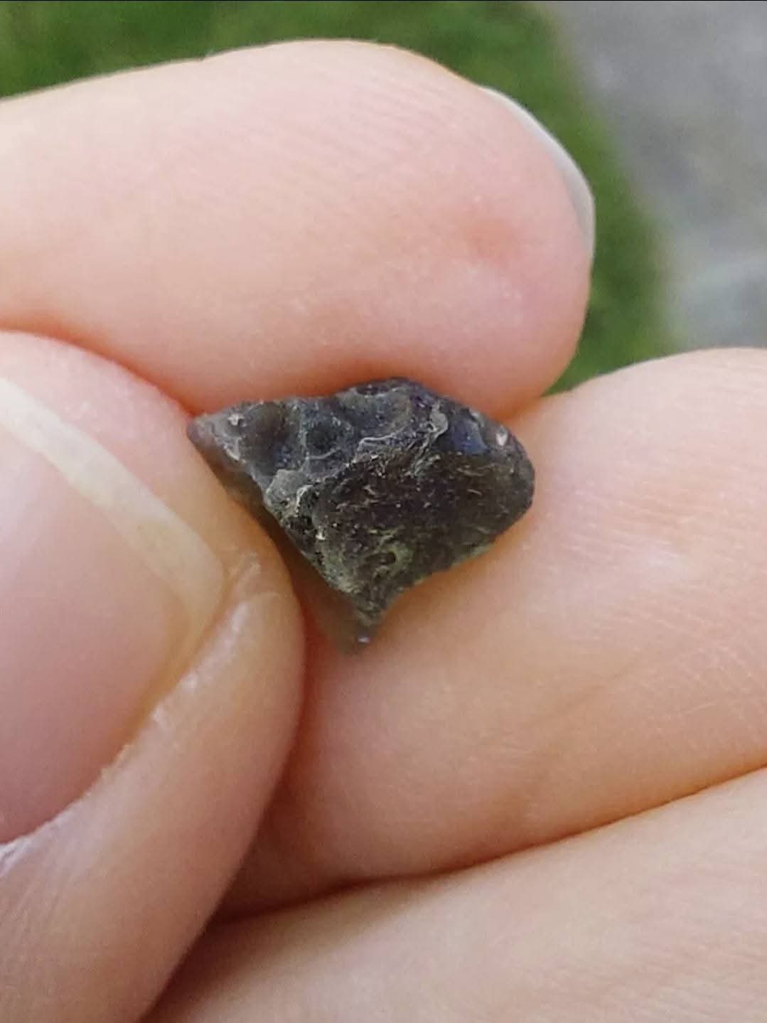 Moldavite Piece, 0.63g, Tektite (Ref: E254)