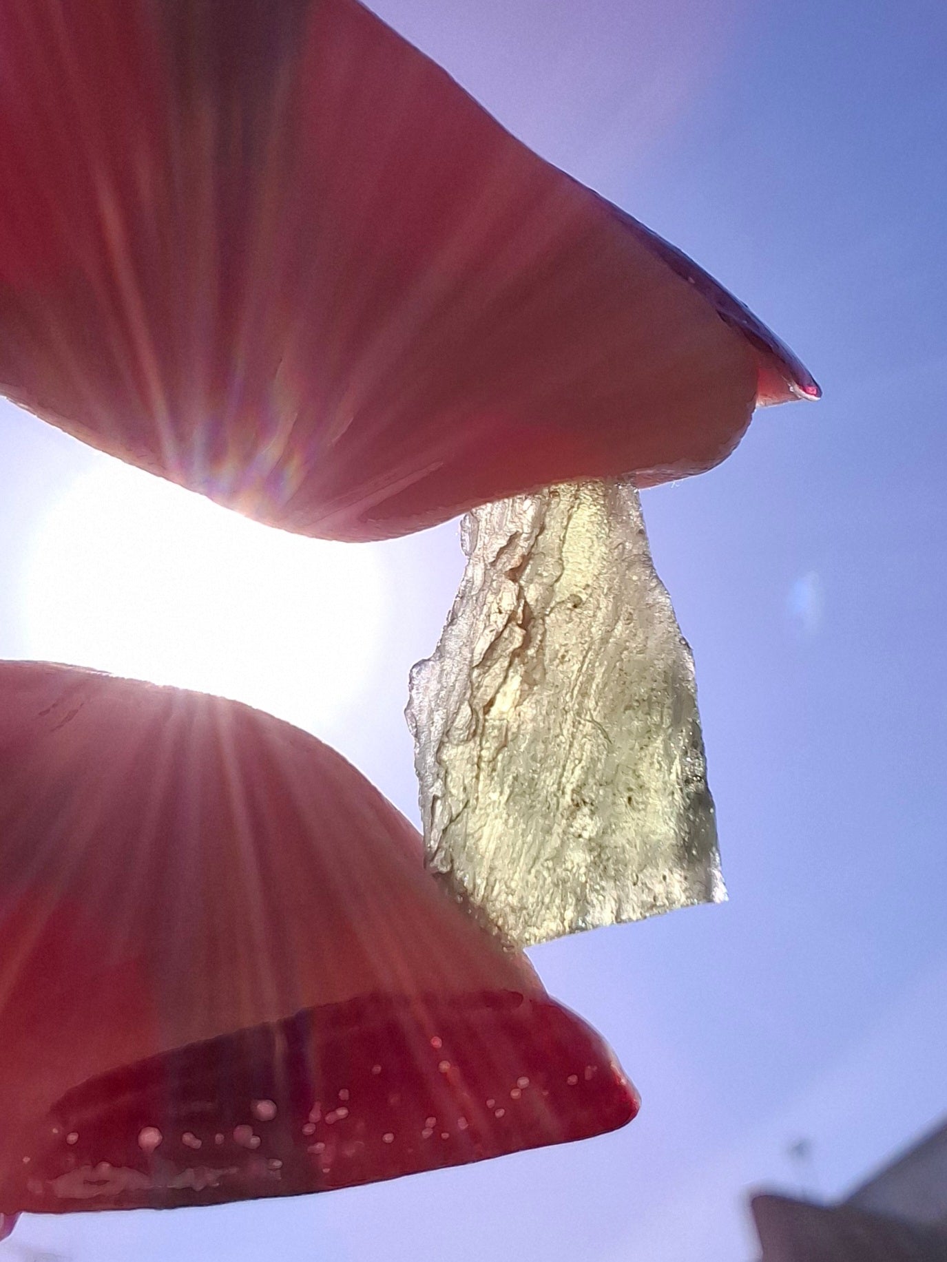 Moldavite Piece, 0.68g, Tektite (Ref: 1471)