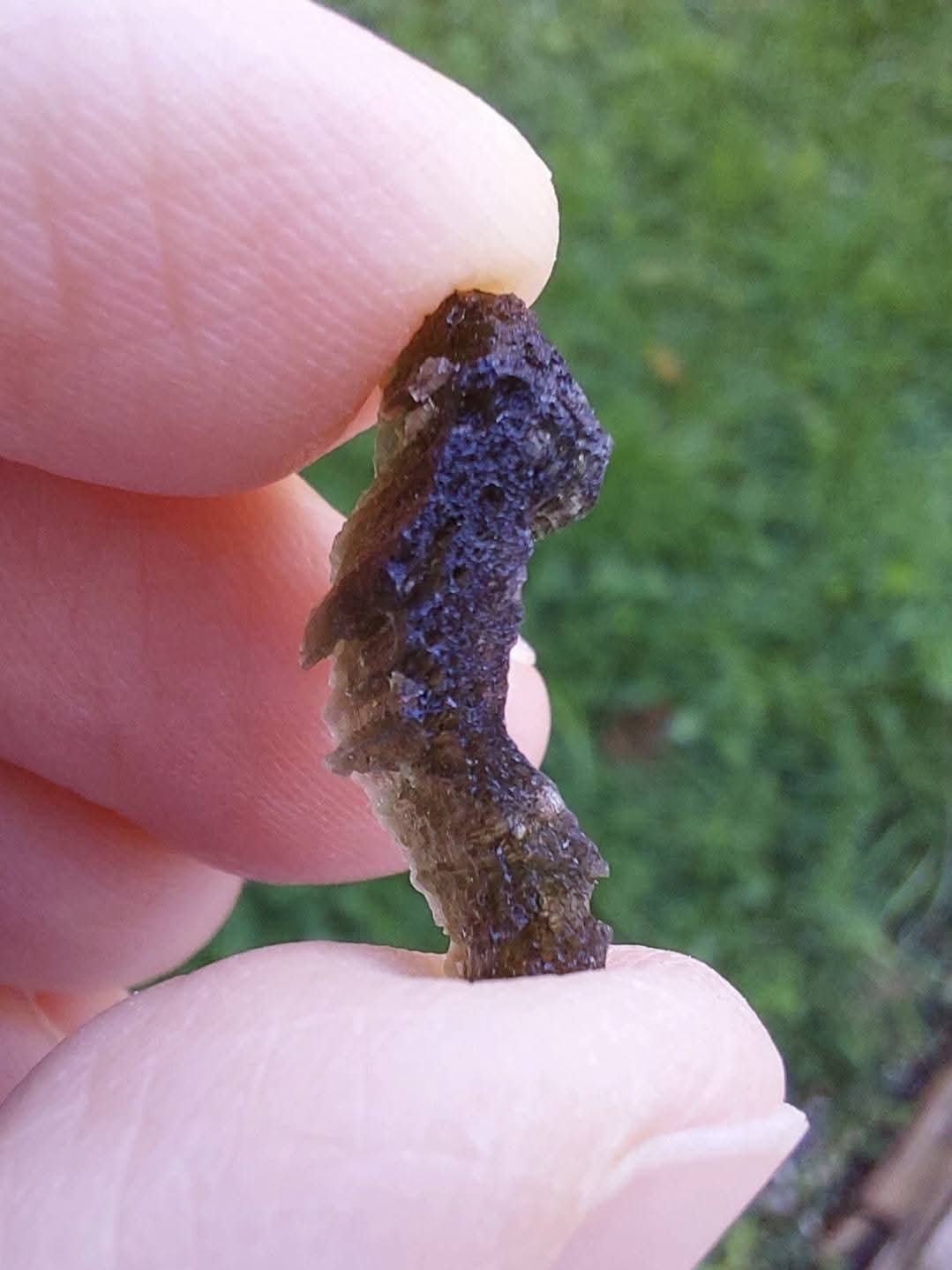 Moldavite Piece, 0.90g, Tektite (Ref: 918)