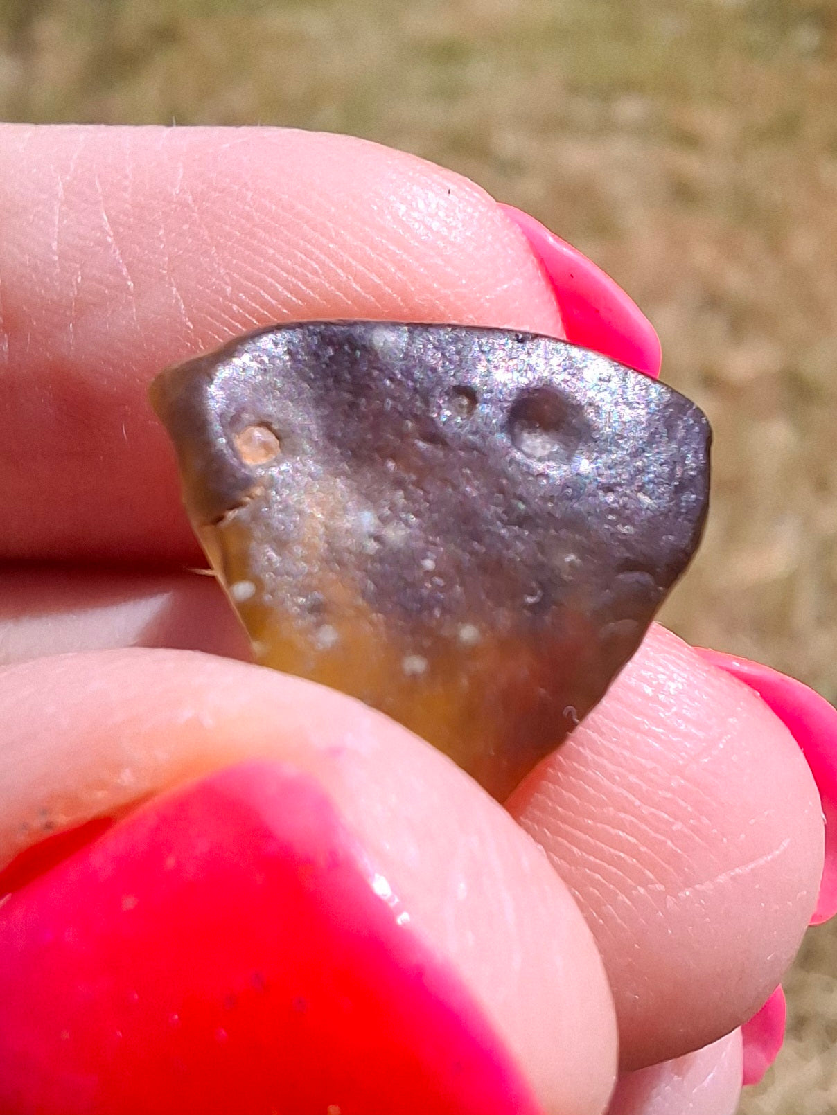 Libyan Desert Glass (darker) Piece, 2.29g, Tektite (Ref: L1359)