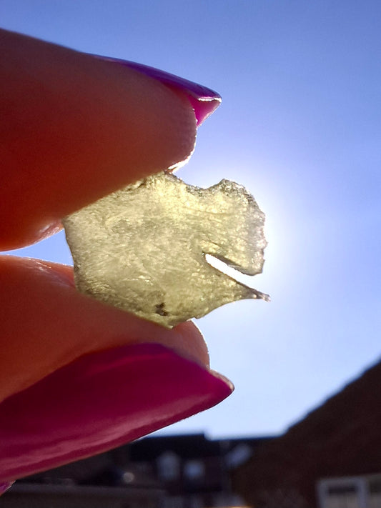 Moldavite Piece, 0.87g, Tektite (Ref: 1453)