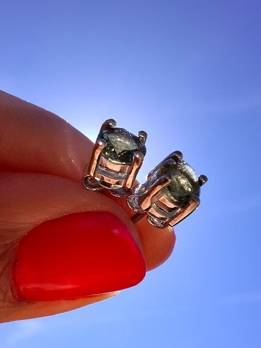Moldavite (faceted), 5mm, STUD EARRINGS, 925 Silver, Tektite (Ref: Pair53)