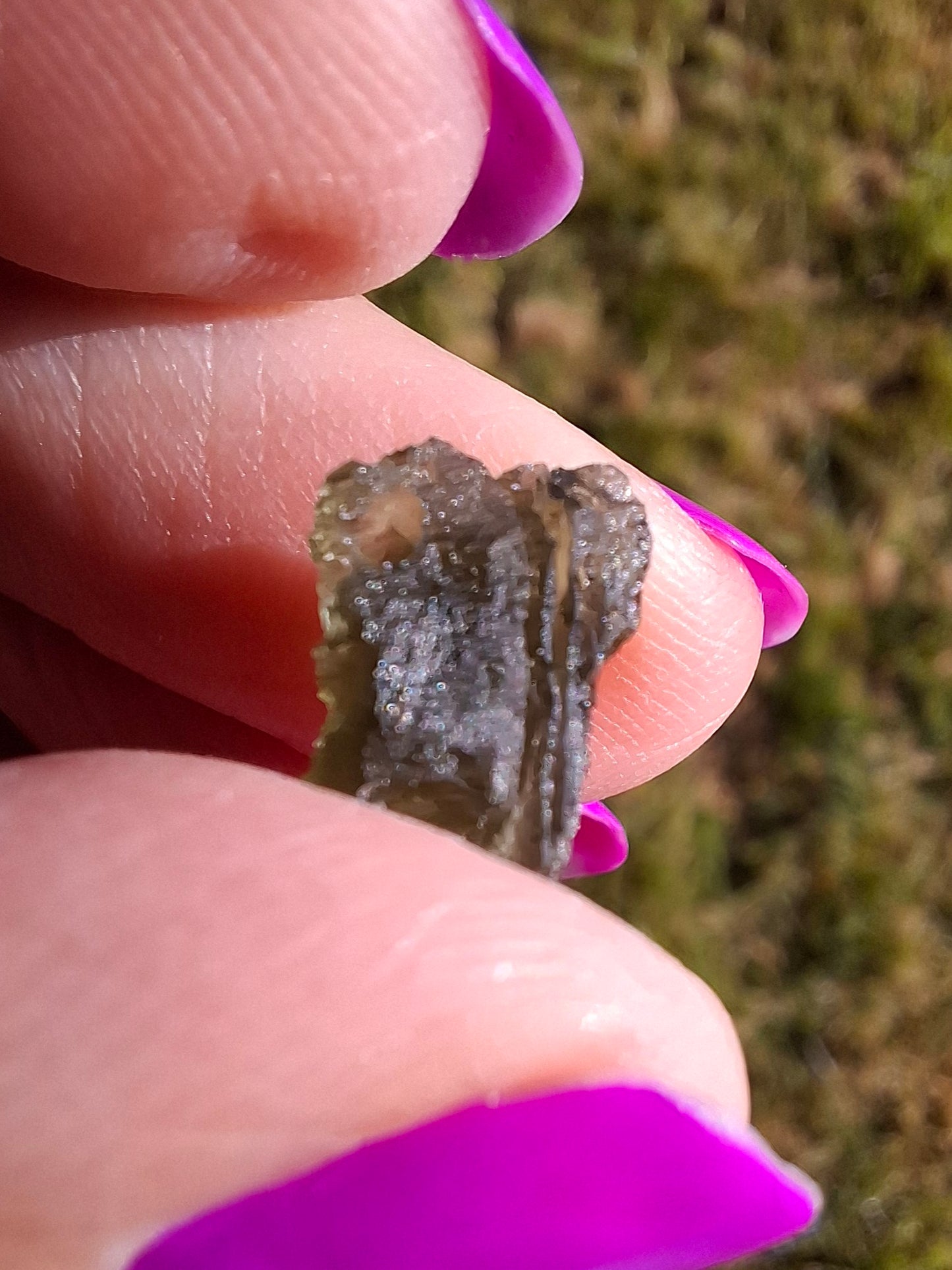 Moldavite Piece, 0.84g, Tektite (Ref: 1445)