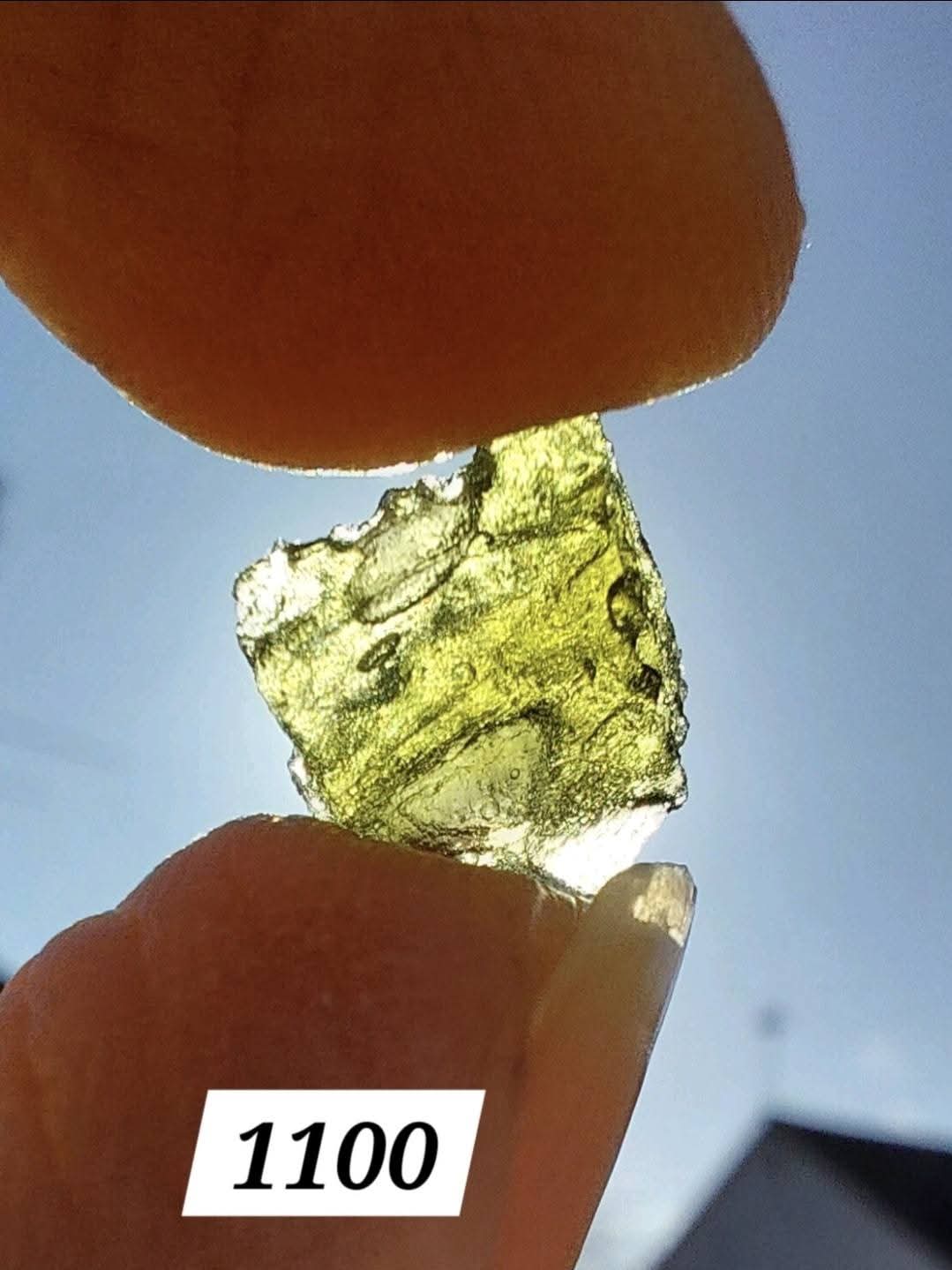 Moldavite Piece, 0.65g, Tektite (Ref: 1100)