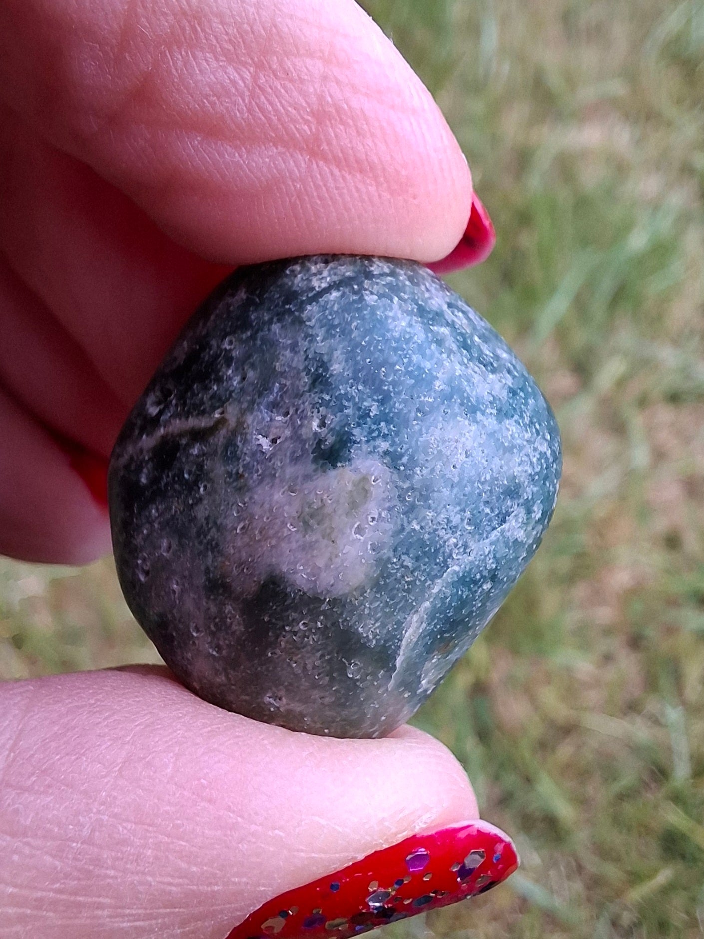 Green Moss Agate, Tumble Stone, Crystal (Ref: T172)
