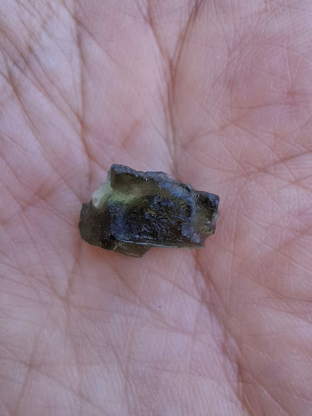 Moldavite Piece, 0.90g, Tektite (Ref: 1412)