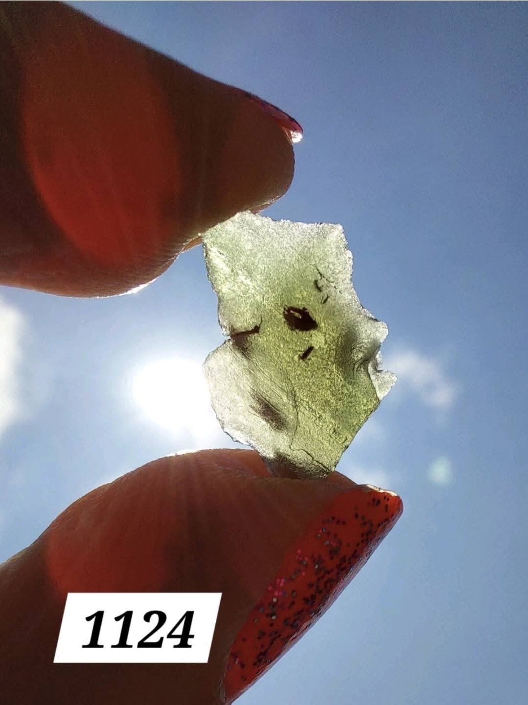 Moldavite Piece, 0.75g, Tektite (Ref: 1124)