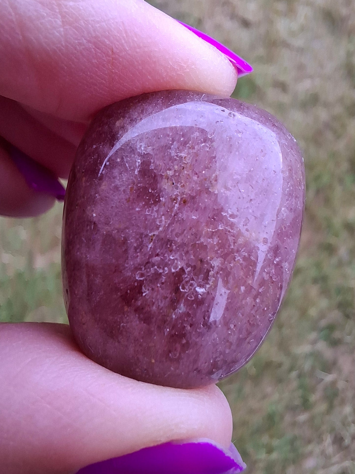Strawberry Quartz, Tumble Stone, Crystal (Ref: T12)