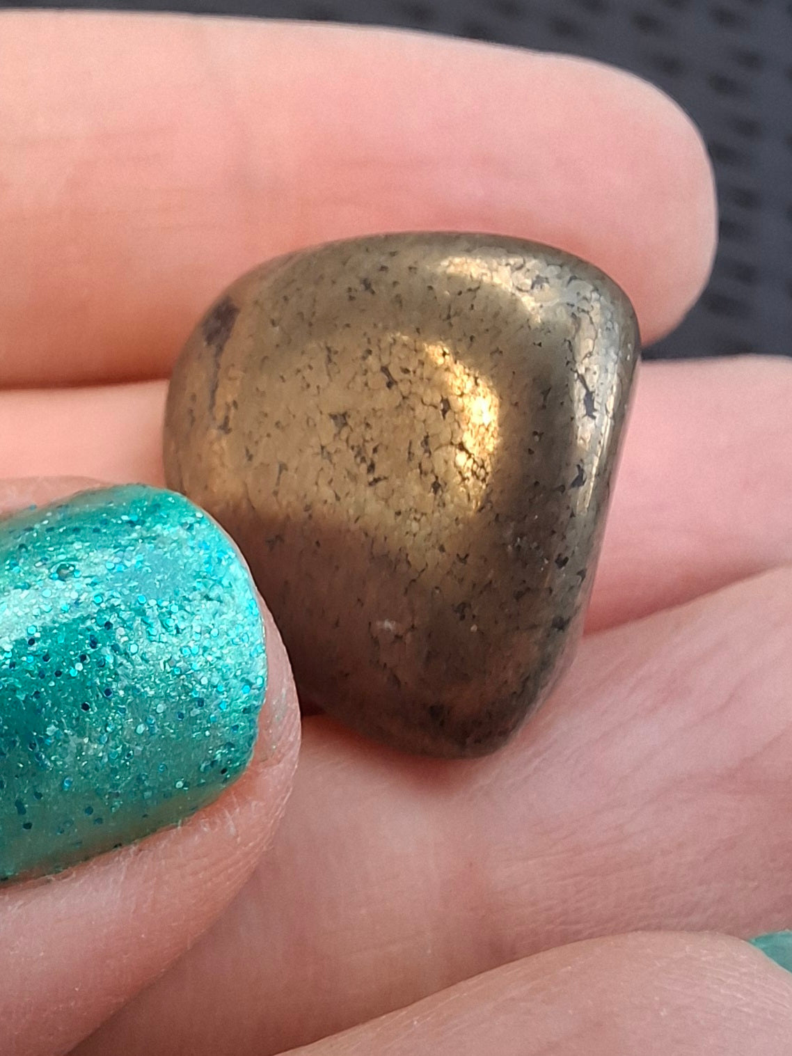Apache Gold Tumble Stone, Crystal (Ref: T229)