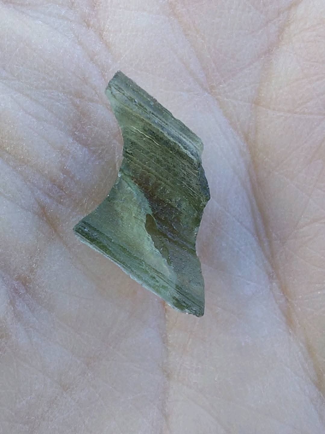 Moldavite Piece, 0.63g, Tektite (Ref: 1098)
