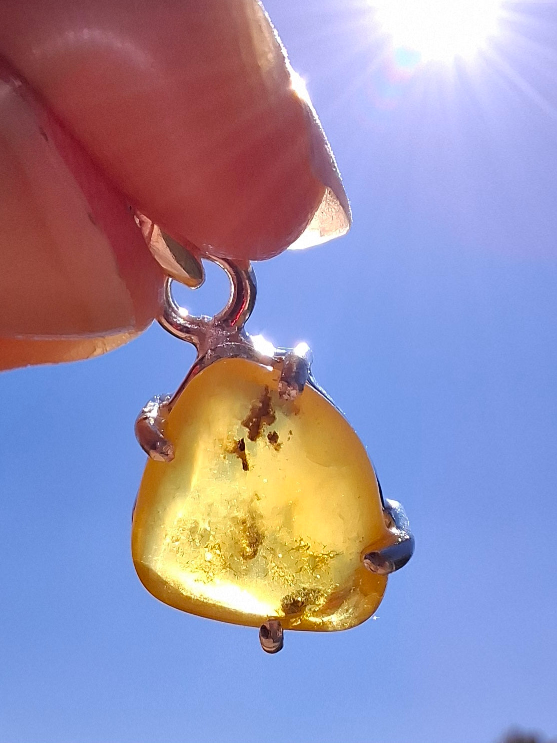 Baltic Amber Pendant, 925 Silver, Fossil (Ref: AP20)