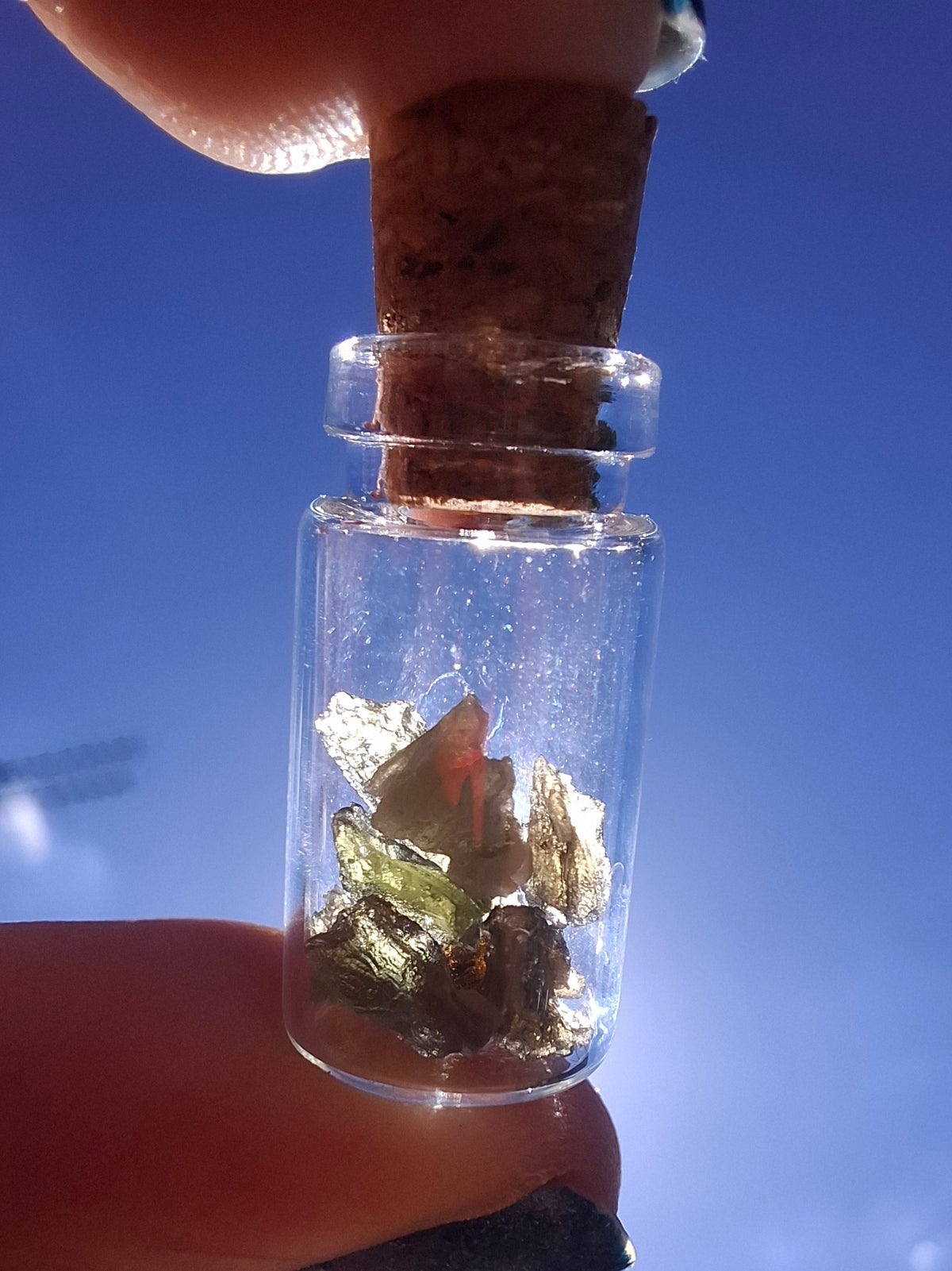 Moldavite Chips (0.50g) in 1ml Bottle, Tektite (Ref: B25)