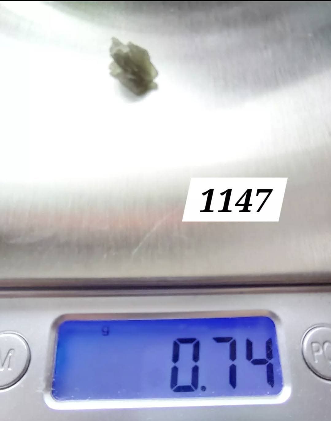 Moldavite Piece, 0.74g, Tektite (Ref: 1147)