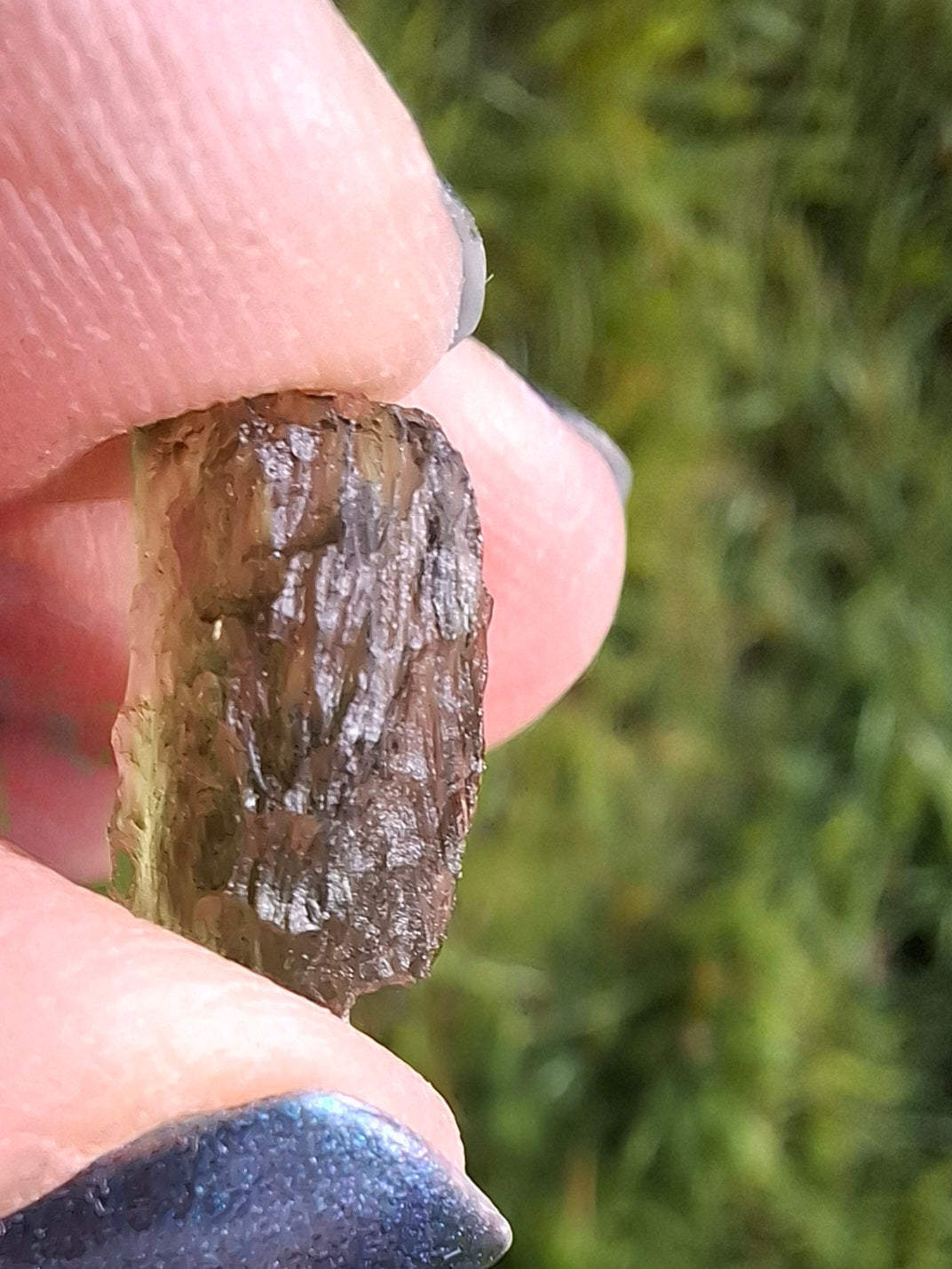 Moldavite Piece, 0.69g, Tektite (Ref: 1384)
