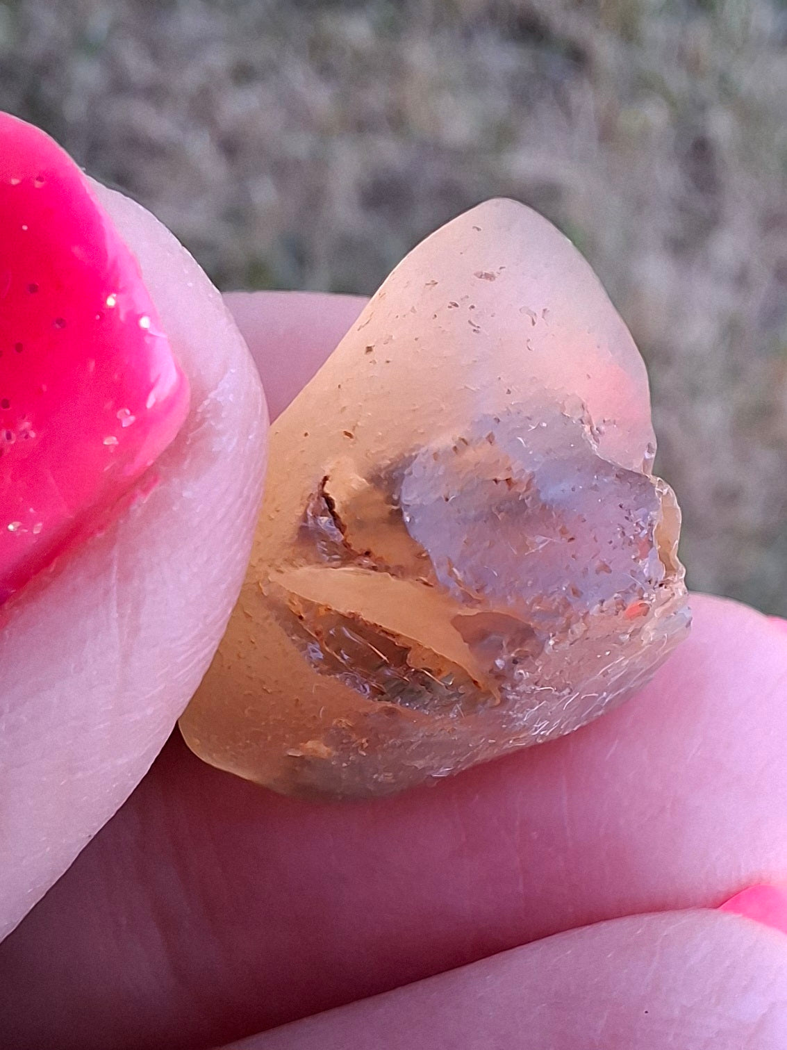 Libyan Desert Glass (darker) Piece, 3.72g, Tektite (Ref: L1378)